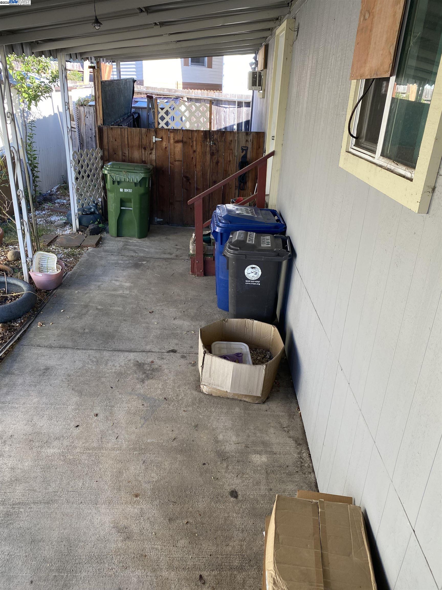 Detail Gallery Image 4 of 6 For 3913 Castro Valley Blvd. #39,  Castro Valley,  CA 94546 - 1 Beds | 1 Baths