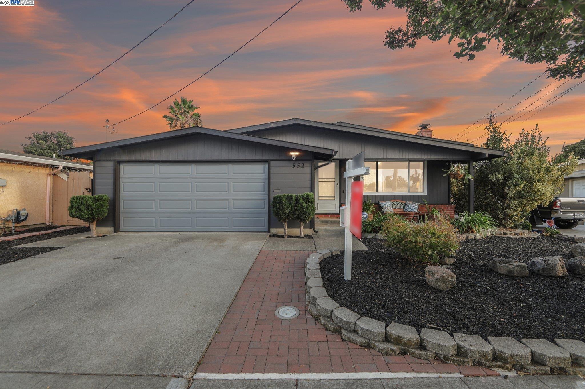 Front Image Thumbnail for BE41112432