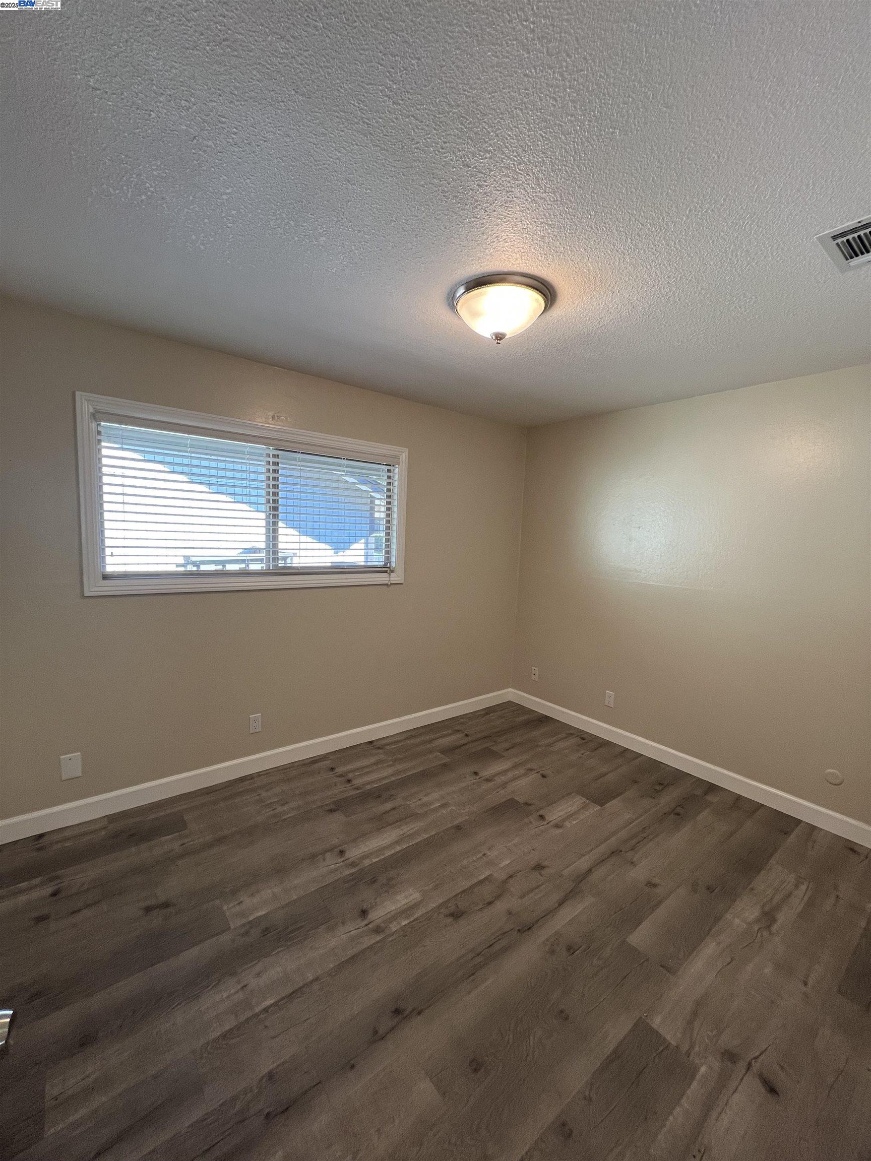 Photo #12: 41112433 Listing: Photo #12