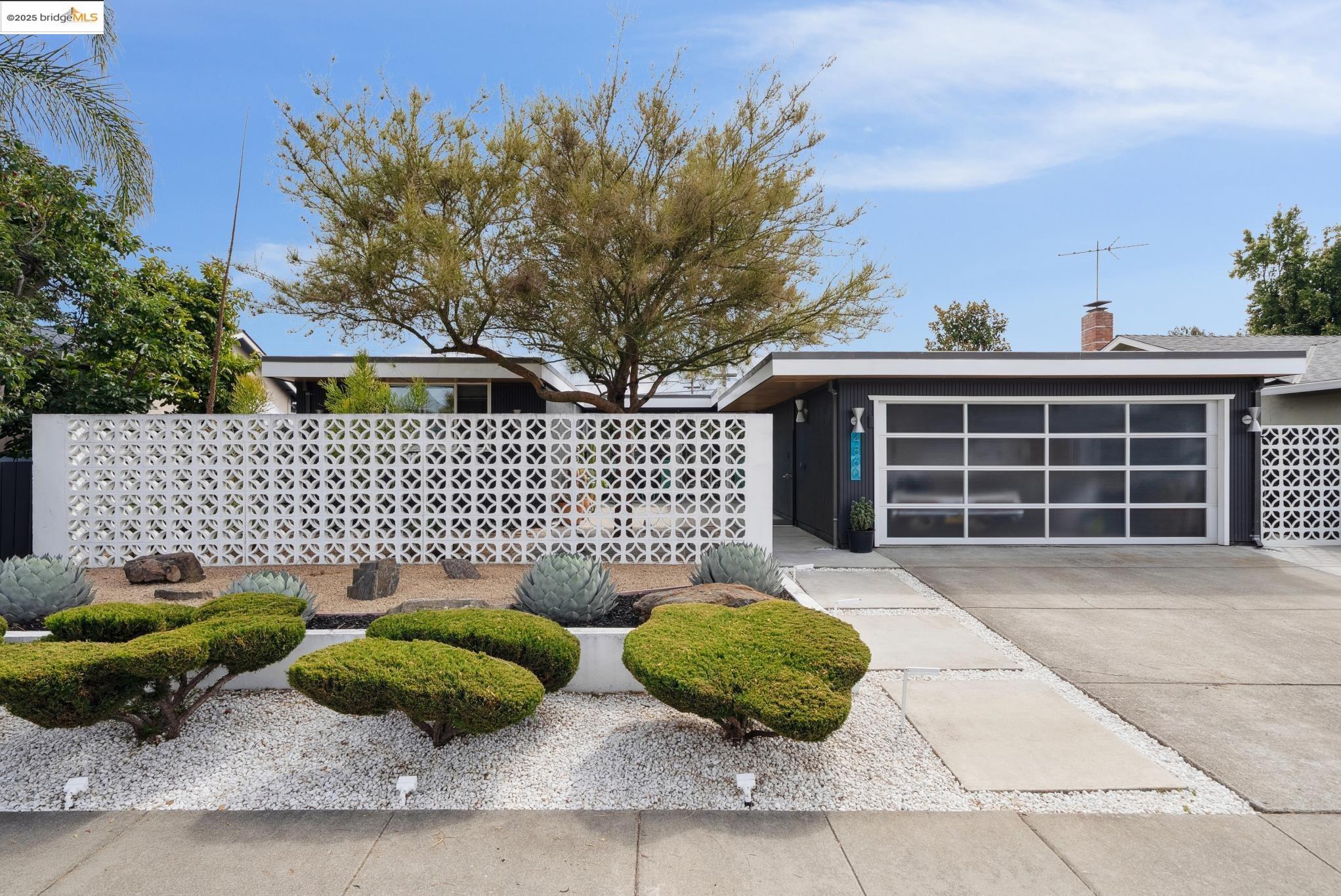 Detail Gallery Image 2 of 60 For 4860 Bryce Canyon Park Dr, Fremont,  CA 94538 - 3 Beds | 2 Baths