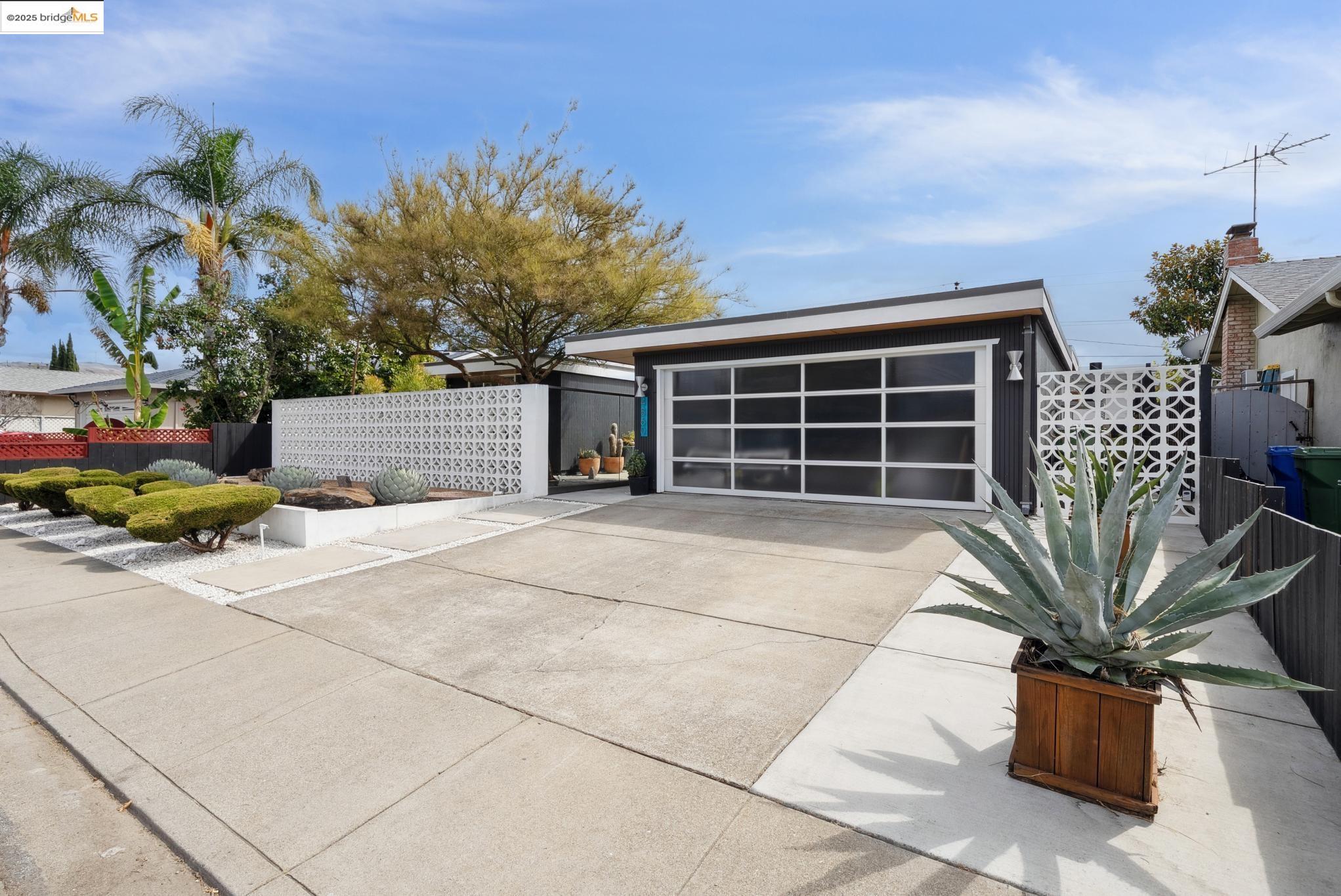 Detail Gallery Image 3 of 60 For 4860 Bryce Canyon Park Dr, Fremont,  CA 94538 - 3 Beds | 2 Baths