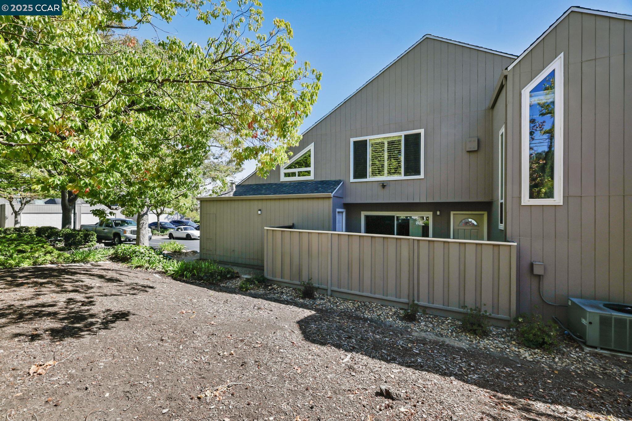 Photo #2: 41112447 Listing 