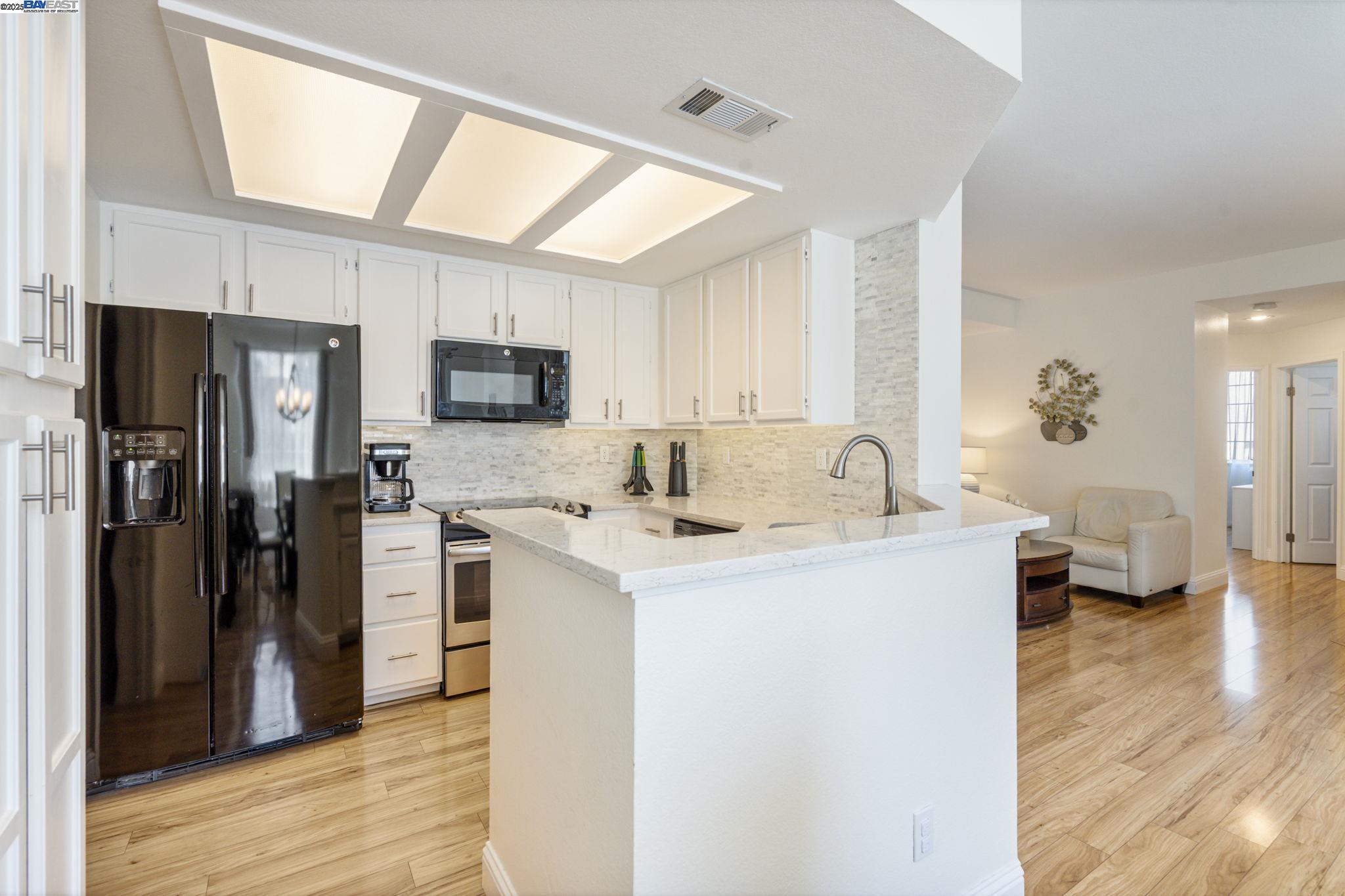 Photo #8: 41112450 Listing: Photo #8