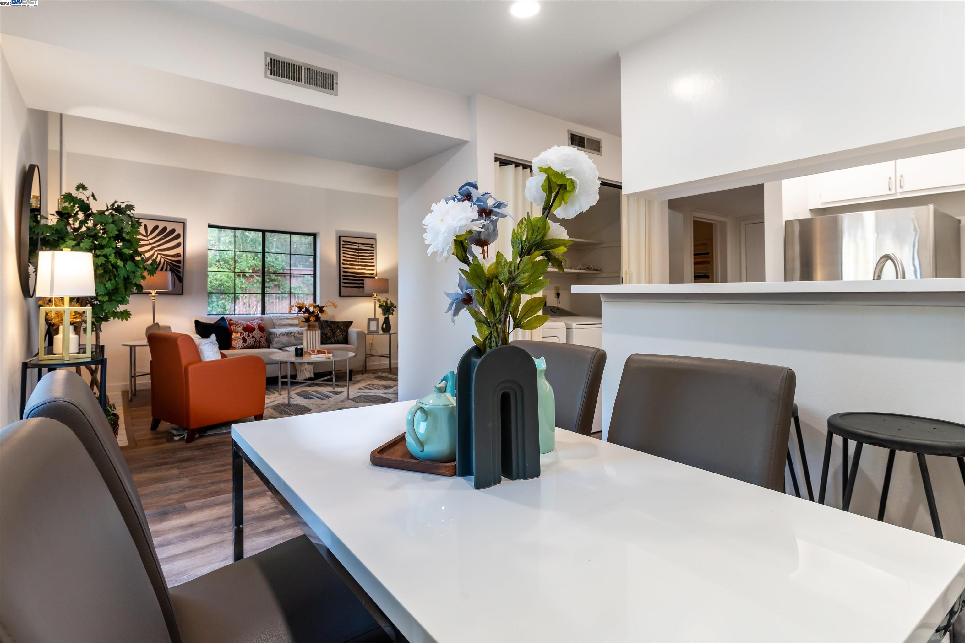 Detail Gallery Image 11 of 41 For 601 Palomino Dr #C,  Pleasanton,  CA 94566 - 2 Beds | 2 Baths