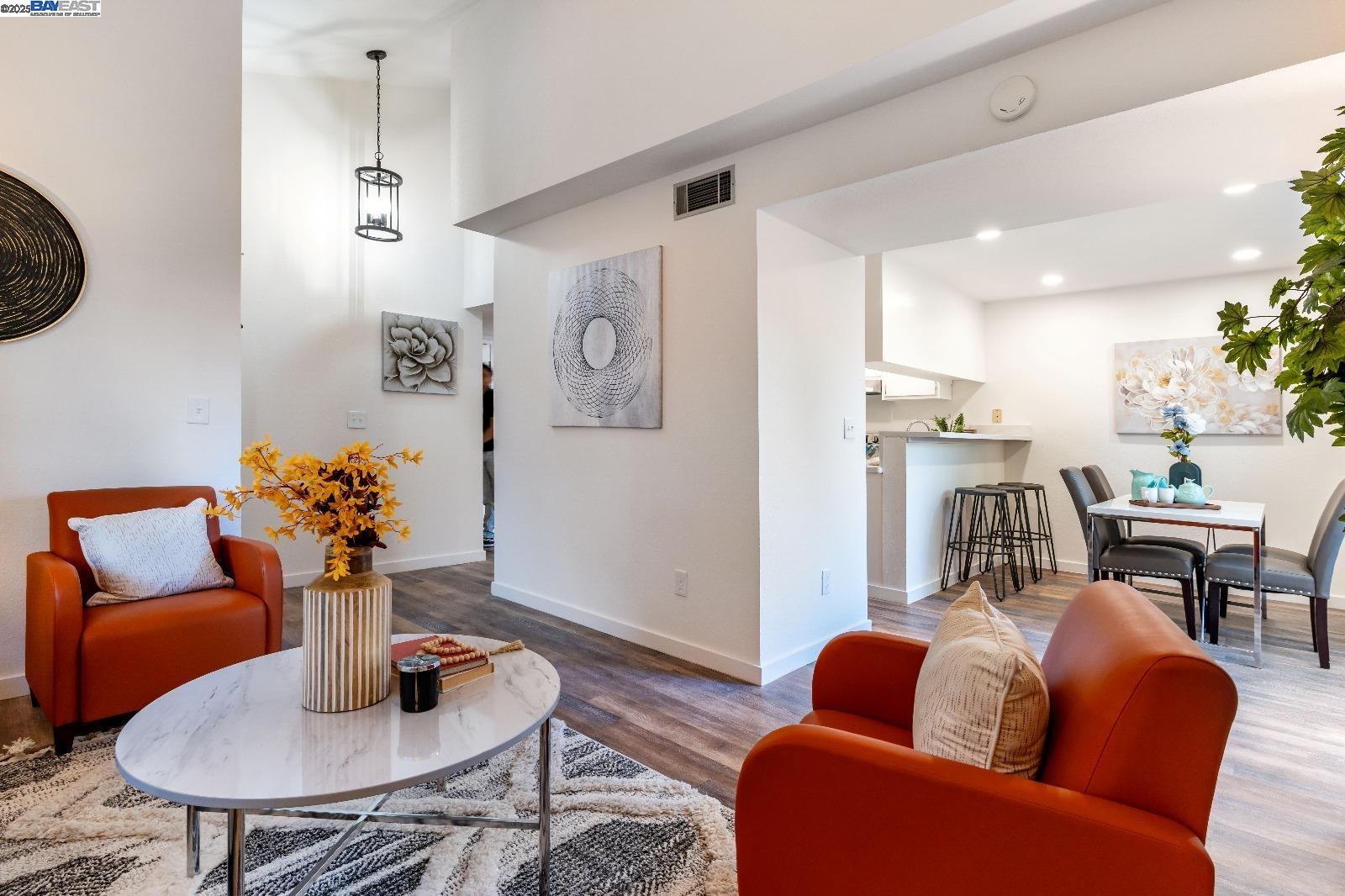 Detail Gallery Image 8 of 41 For 601 Palomino Dr #C,  Pleasanton,  CA 94566 - 2 Beds | 2 Baths