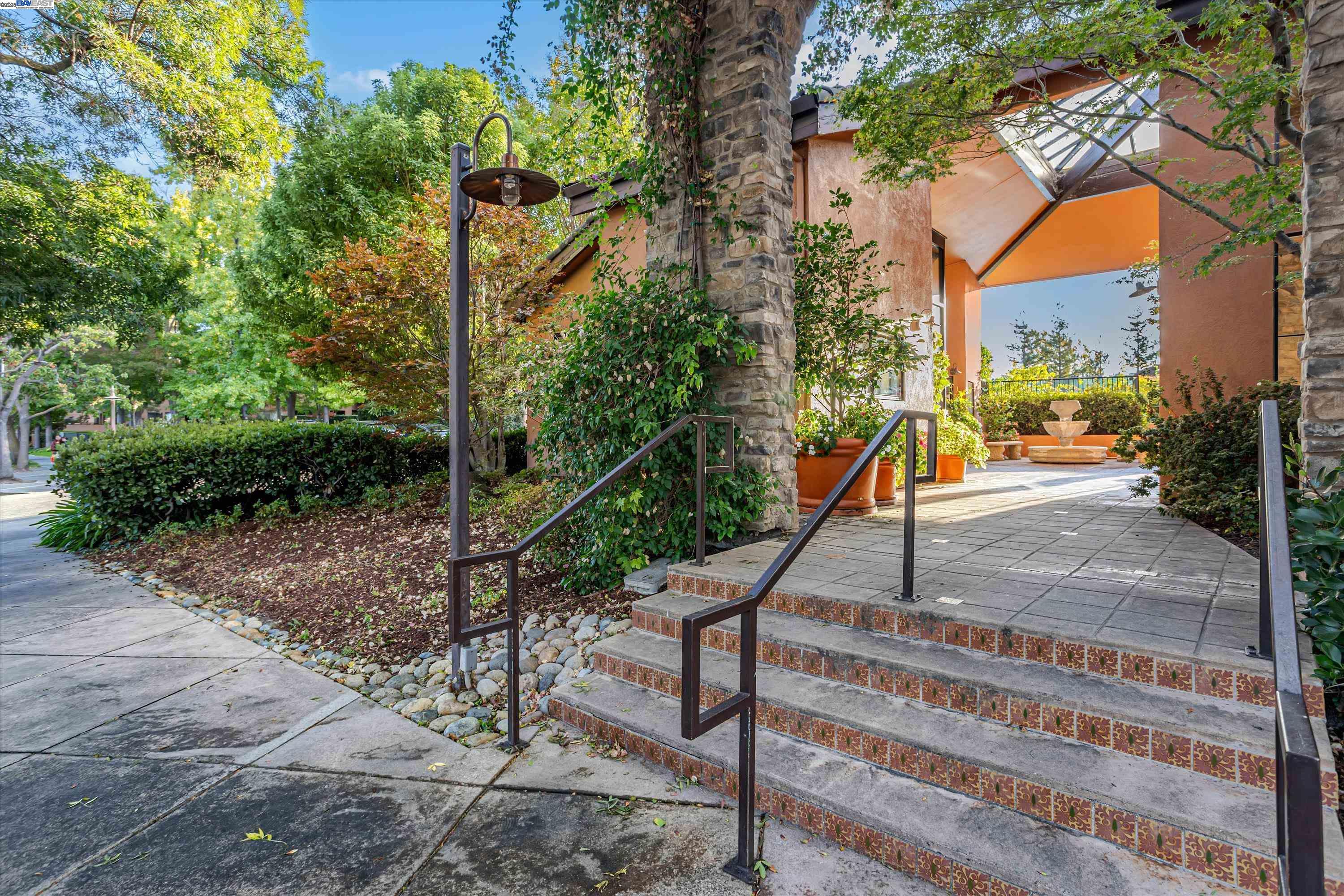 Photo #2: 41112456 Listing 