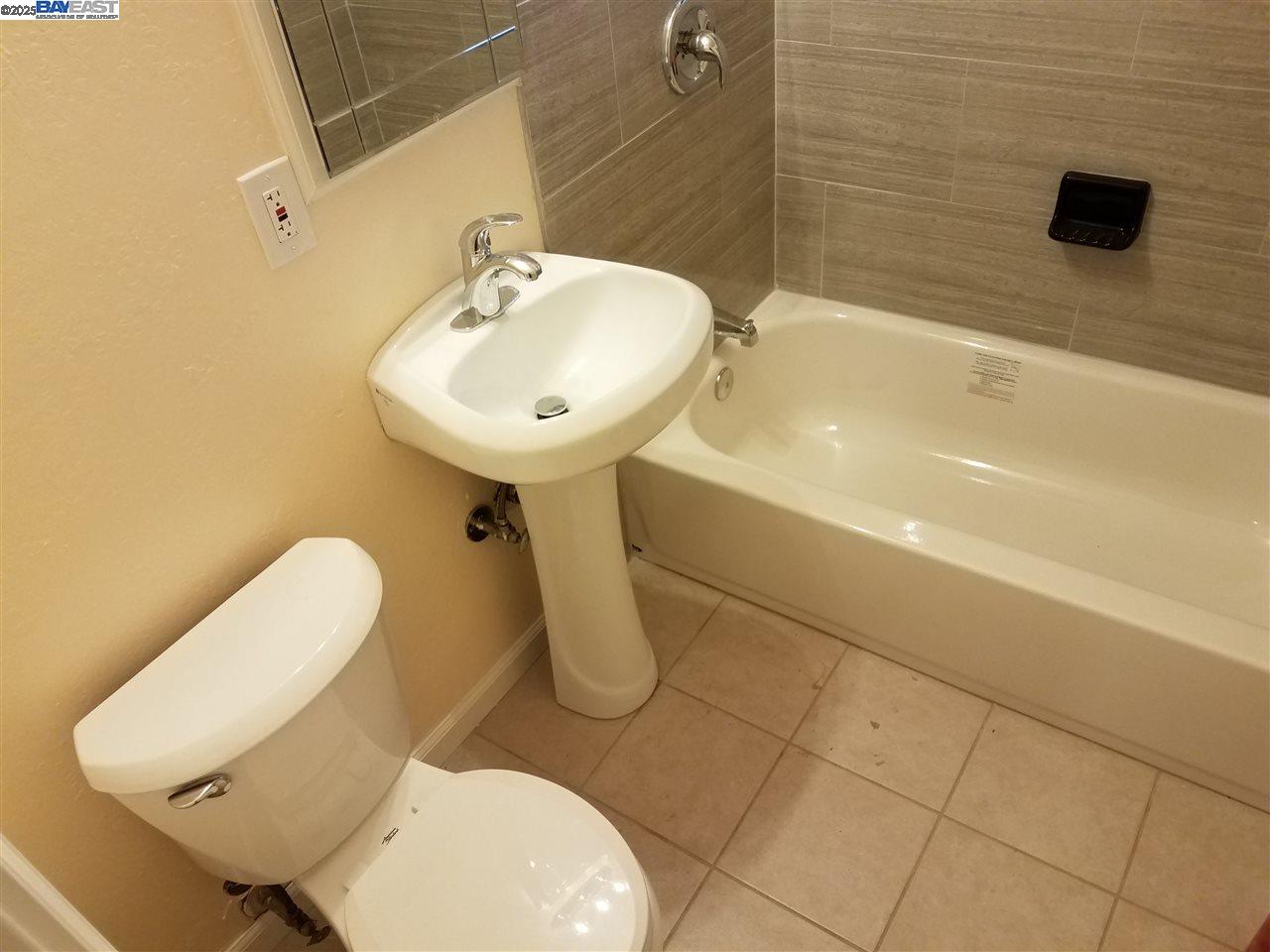 Detail Gallery Image 20 of 26 For 26730 Tyrrell Ave., Hayward,  CA 94544 - 4 Beds | 2 Baths