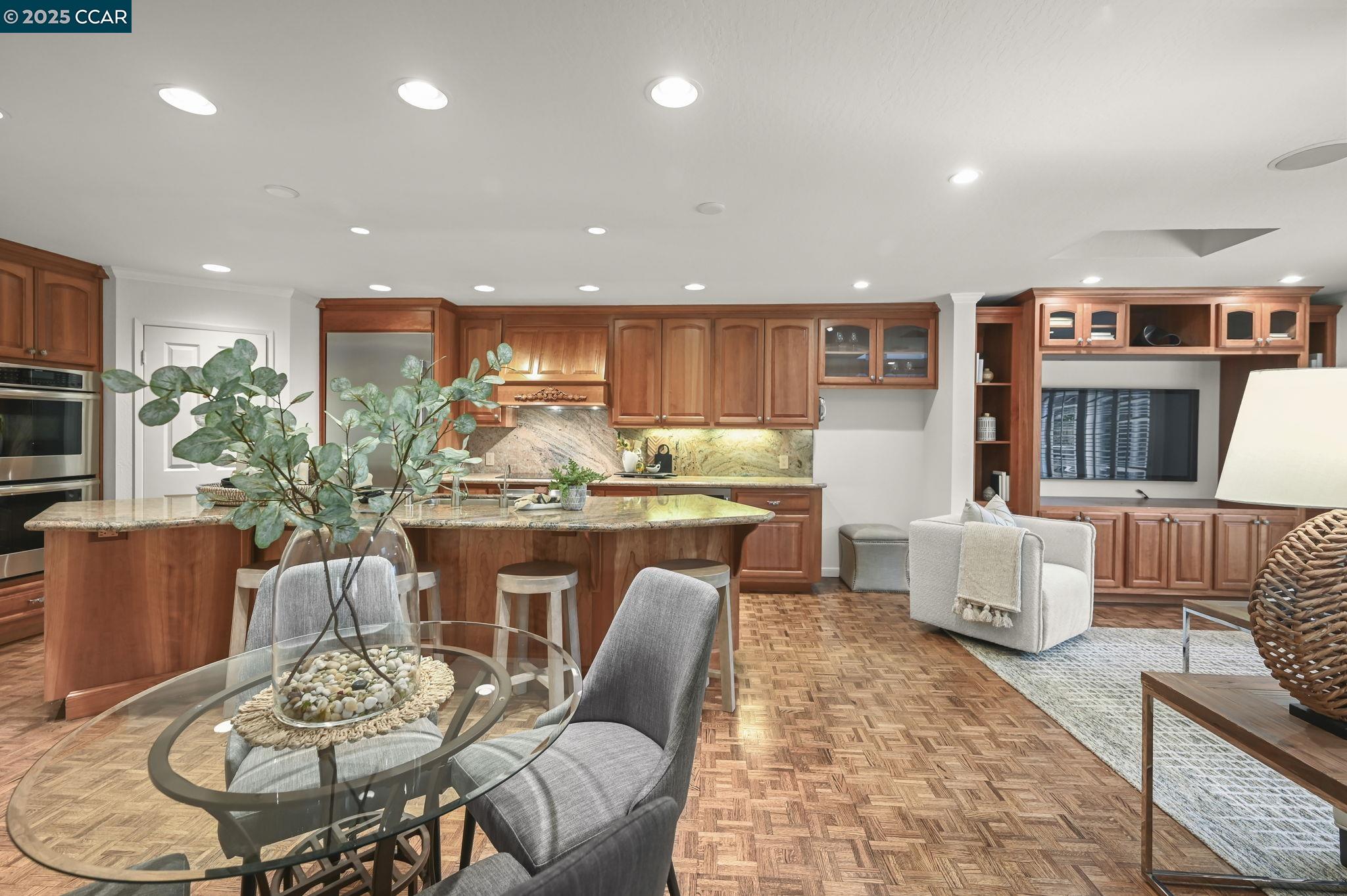 Front Image Thumbnail for CC41112472