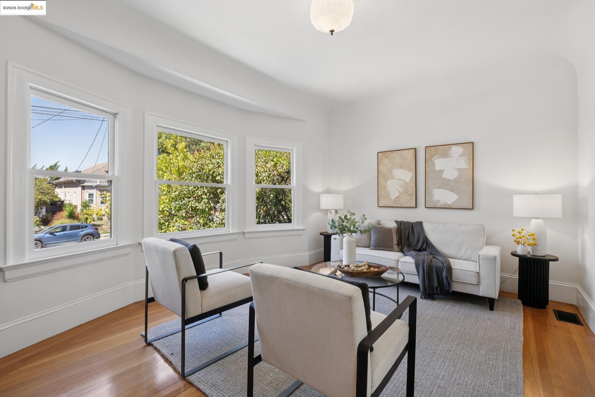 Detail Gallery Image 10 of 60 For 737 61st St, Oakland,  CA 94609 - 3 Beds | 1 Baths