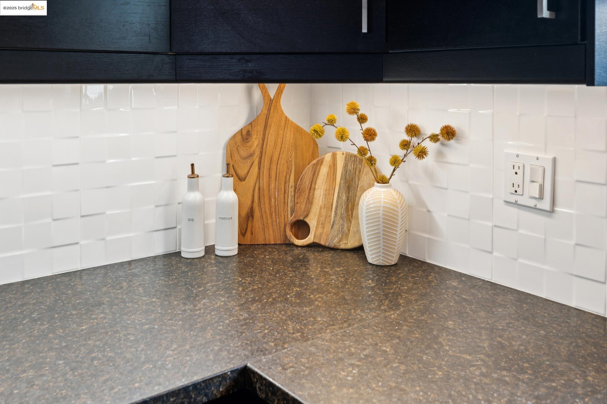 Detail Gallery Image 21 of 59 For 737-739 61st St, Oakland,  CA 94609 - – Beds | – Baths