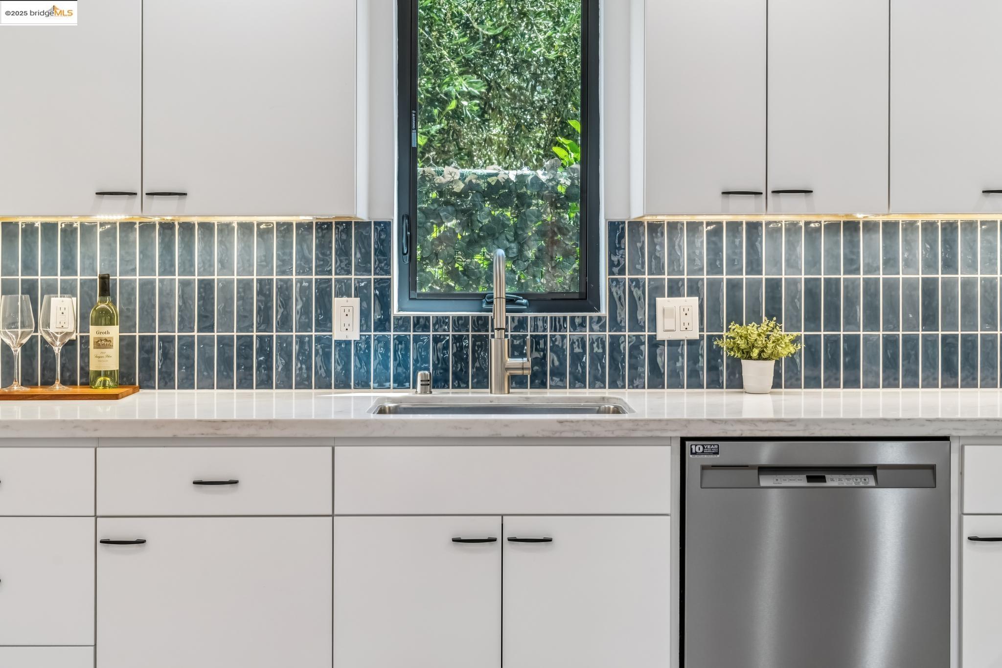 Detail Gallery Image 46 of 59 For 737-739 61st St, Oakland,  CA 94609 - – Beds | – Baths