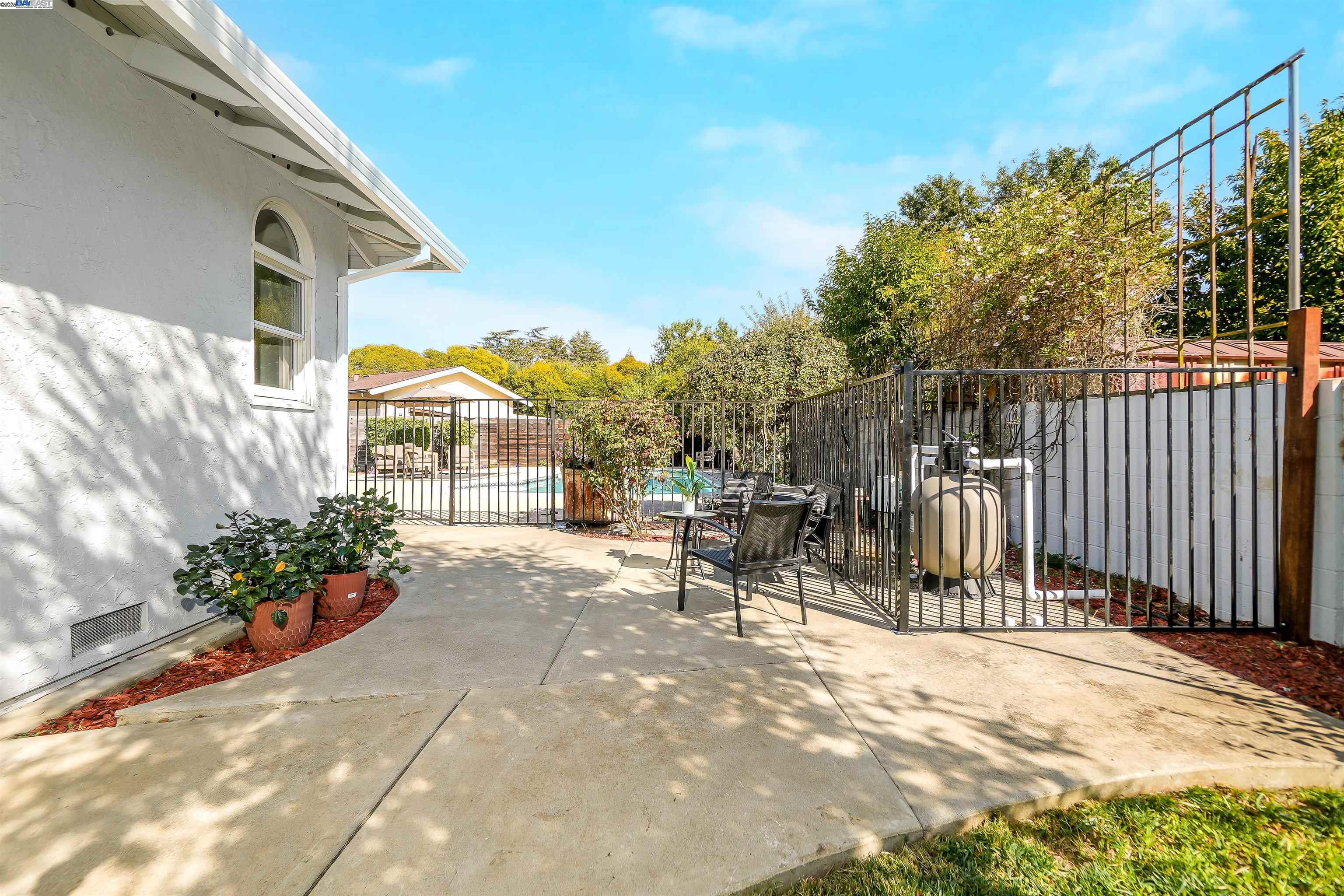 Detail Gallery Image 50 of 59 For 1662 Dorchester Pl, Concord,  CA 94519 - 4 Beds | 3 Baths