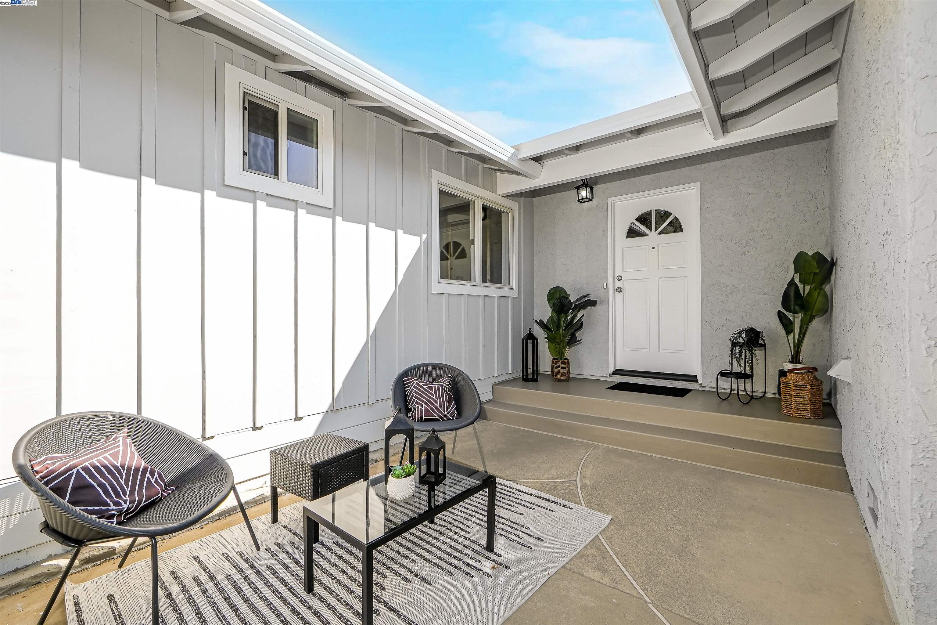 Detail Gallery Image 9 of 59 For 1662 Dorchester Pl, Concord,  CA 94519 - 4 Beds | 3 Baths