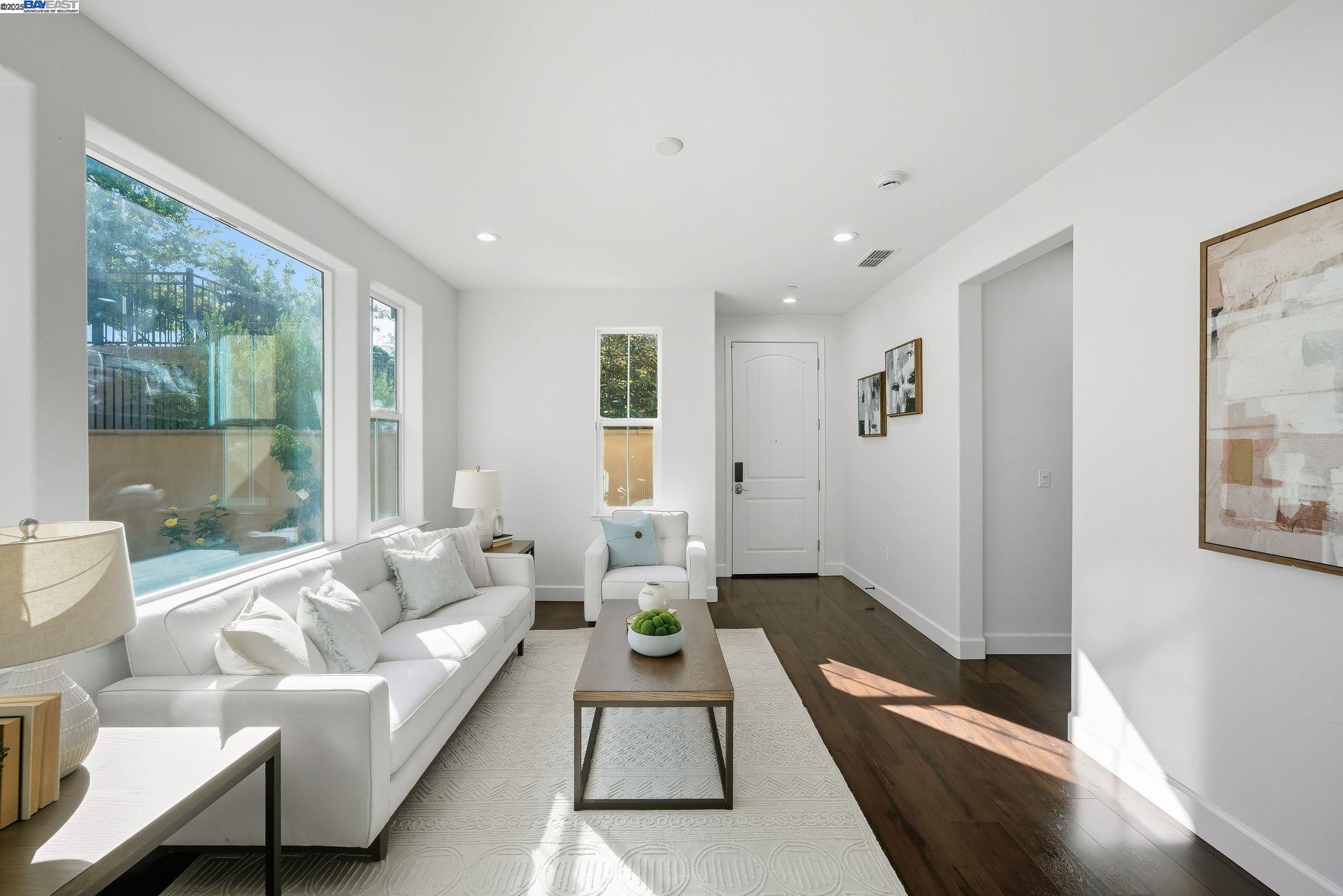 Detail Gallery Image 3 of 37 For 3005 Vittoria Loop, Dublin,  CA 94568 - 5 Beds | 4 Baths