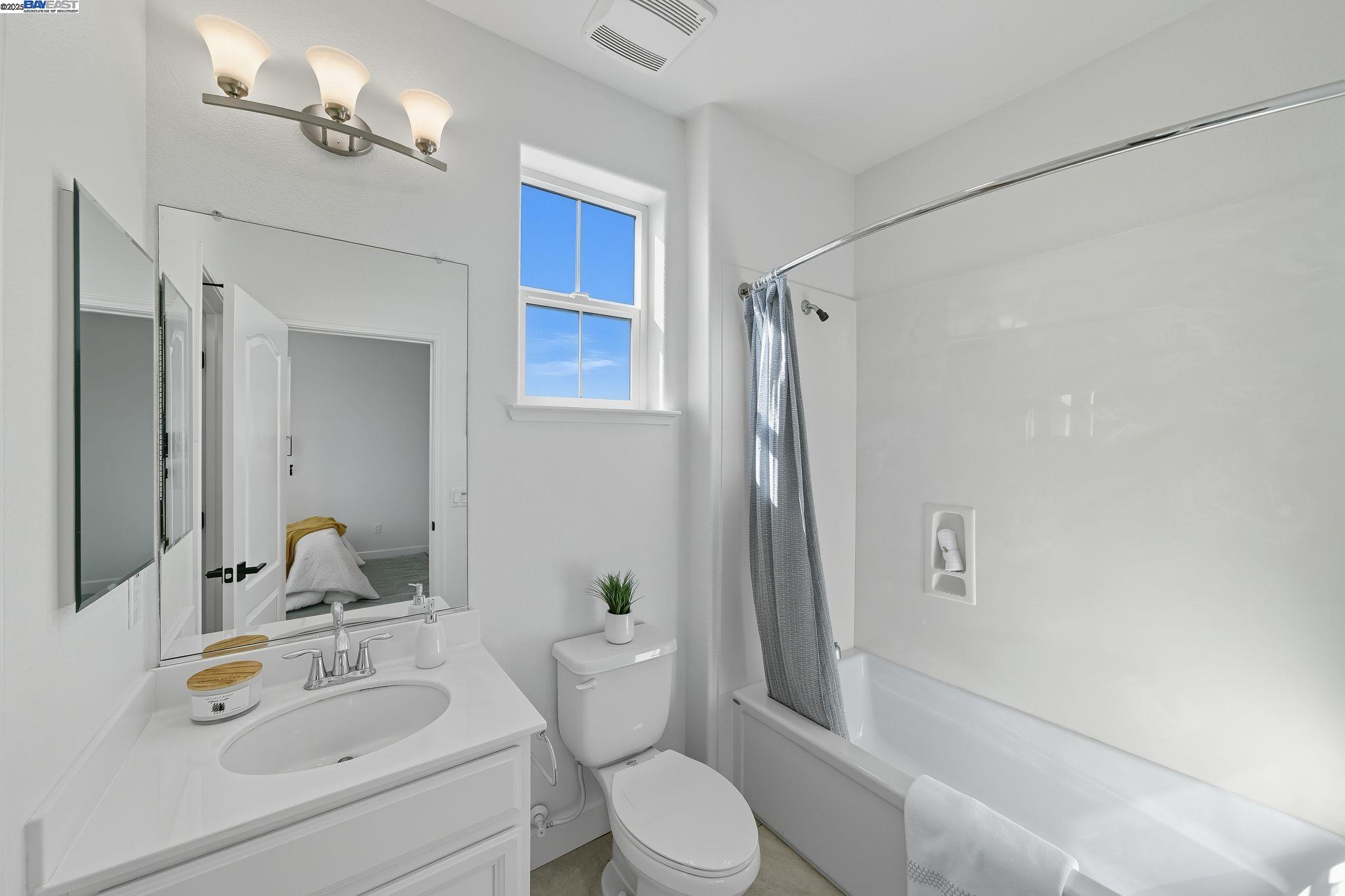 Detail Gallery Image 28 of 37 For 3005 Vittoria Loop, Dublin,  CA 94568 - 5 Beds | 4 Baths