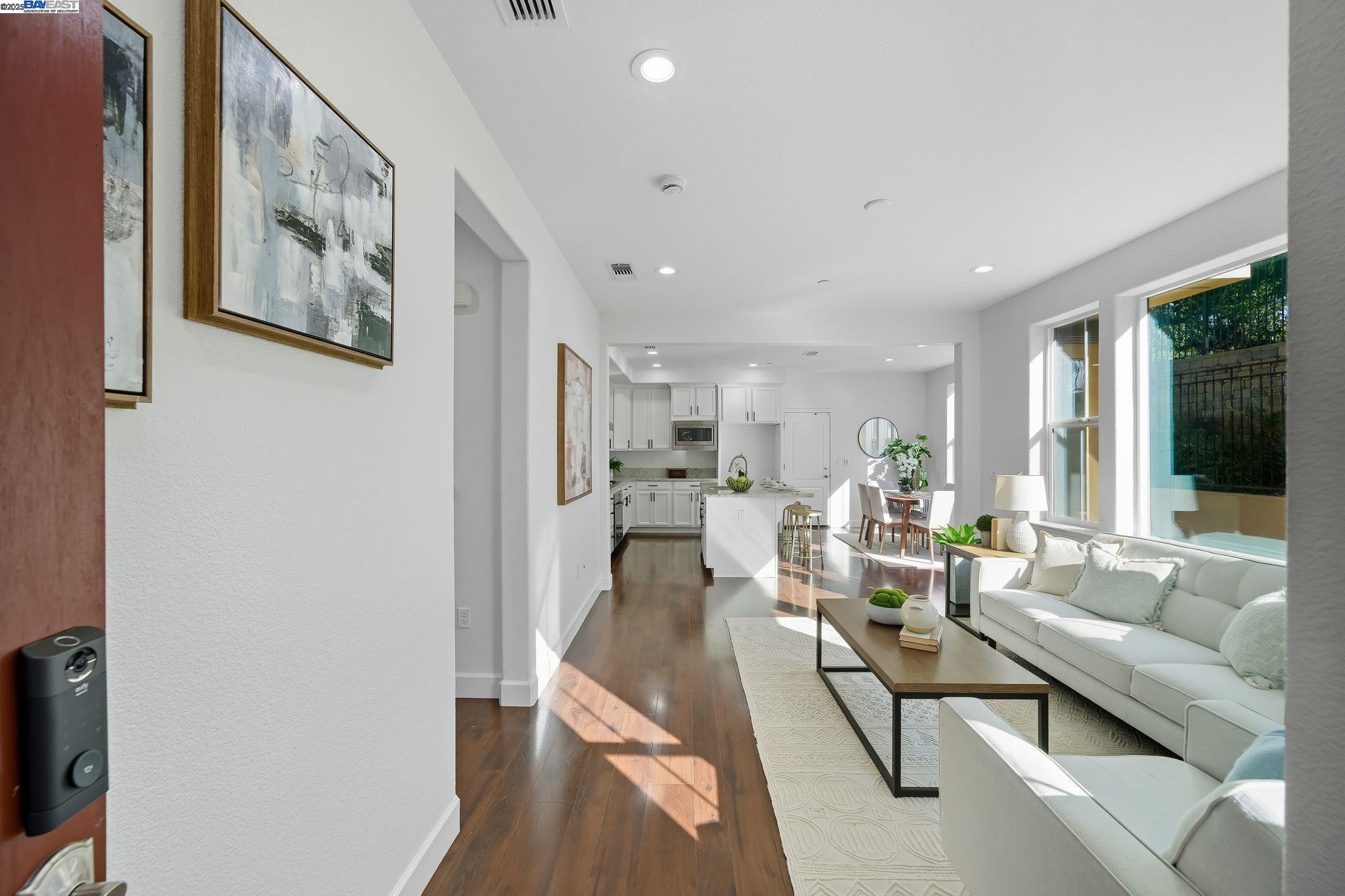 Detail Gallery Image 6 of 37 For 3005 Vittoria Loop, Dublin,  CA 94568 - 5 Beds | 4 Baths