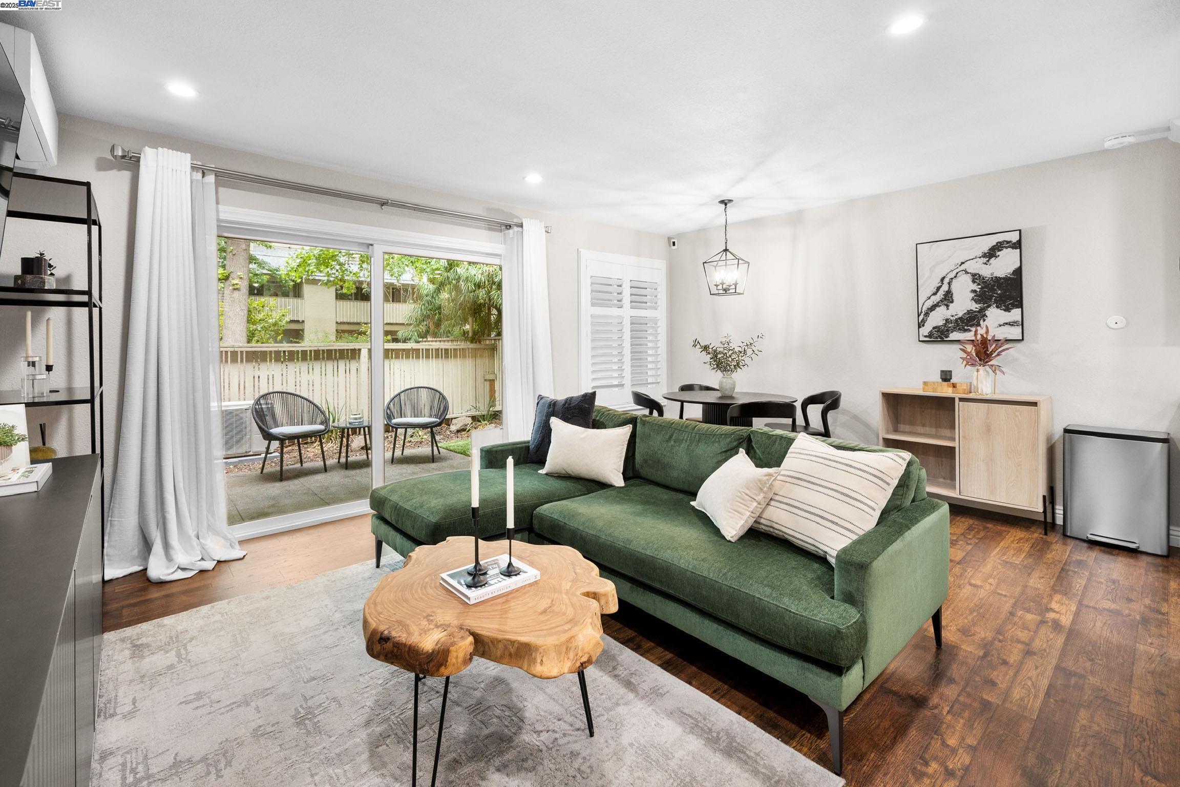 Photo #2: 41112504 Listing 