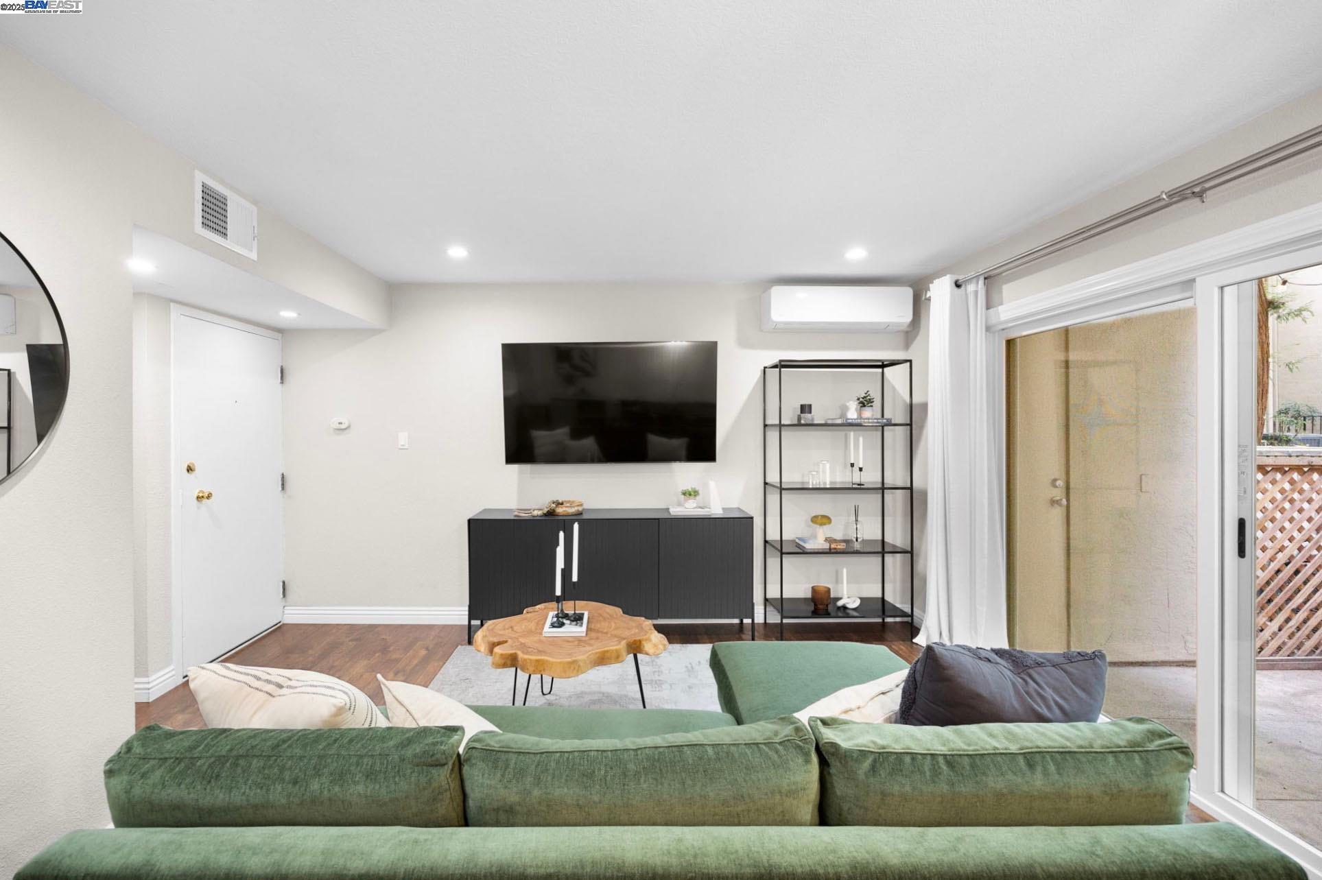 Photo #5: 41112504 Listing 