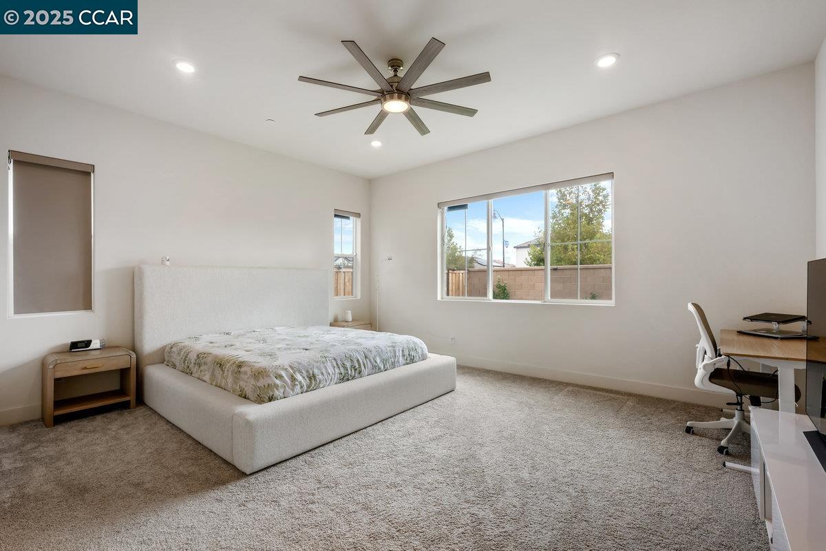 Detail Gallery Image 15 of 41 For 3096 Leeds Ln, Tracy,  CA 95377 - 4 Beds | 3/1 Baths