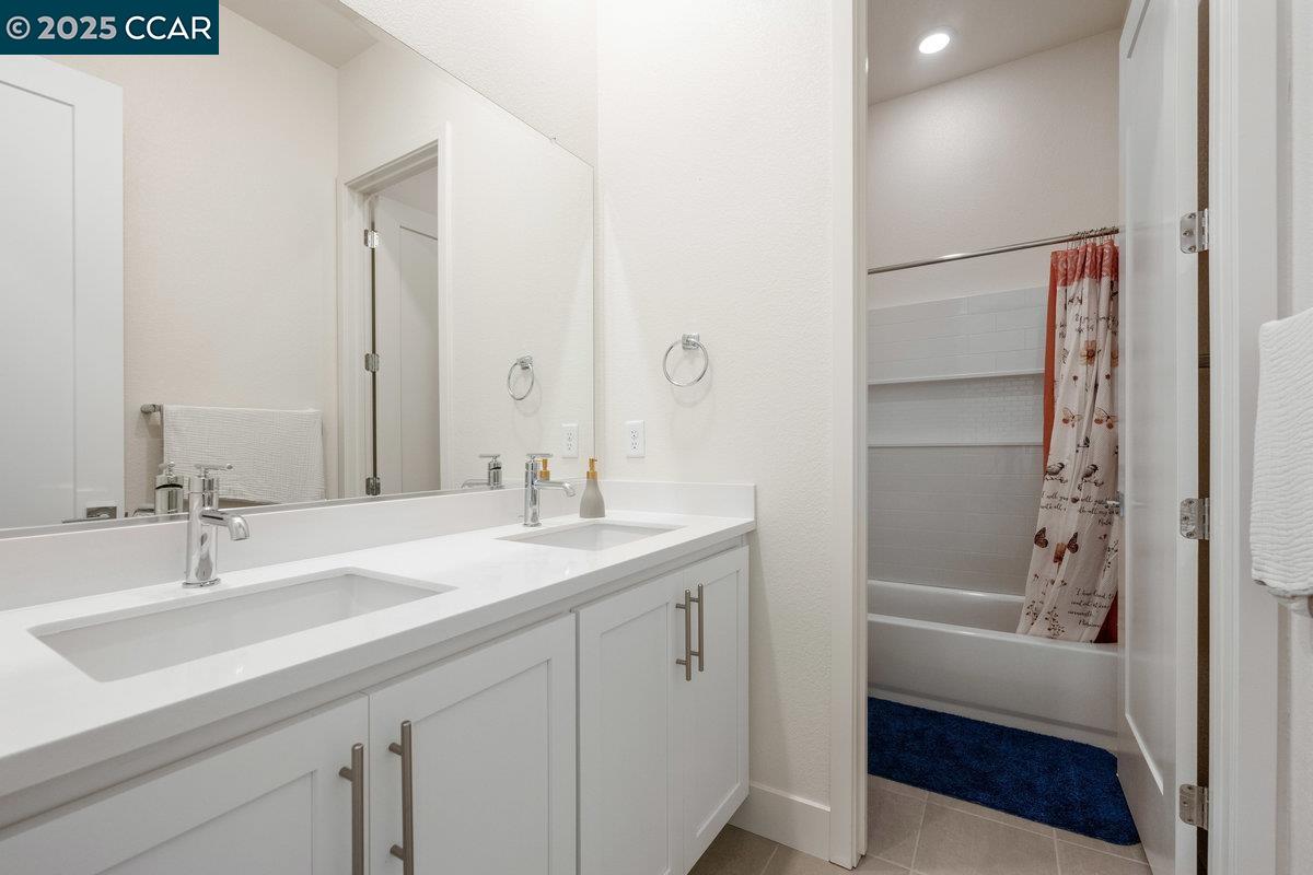 Detail Gallery Image 25 of 41 For 3096 Leeds Ln, Tracy,  CA 95377 - 4 Beds | 3/1 Baths