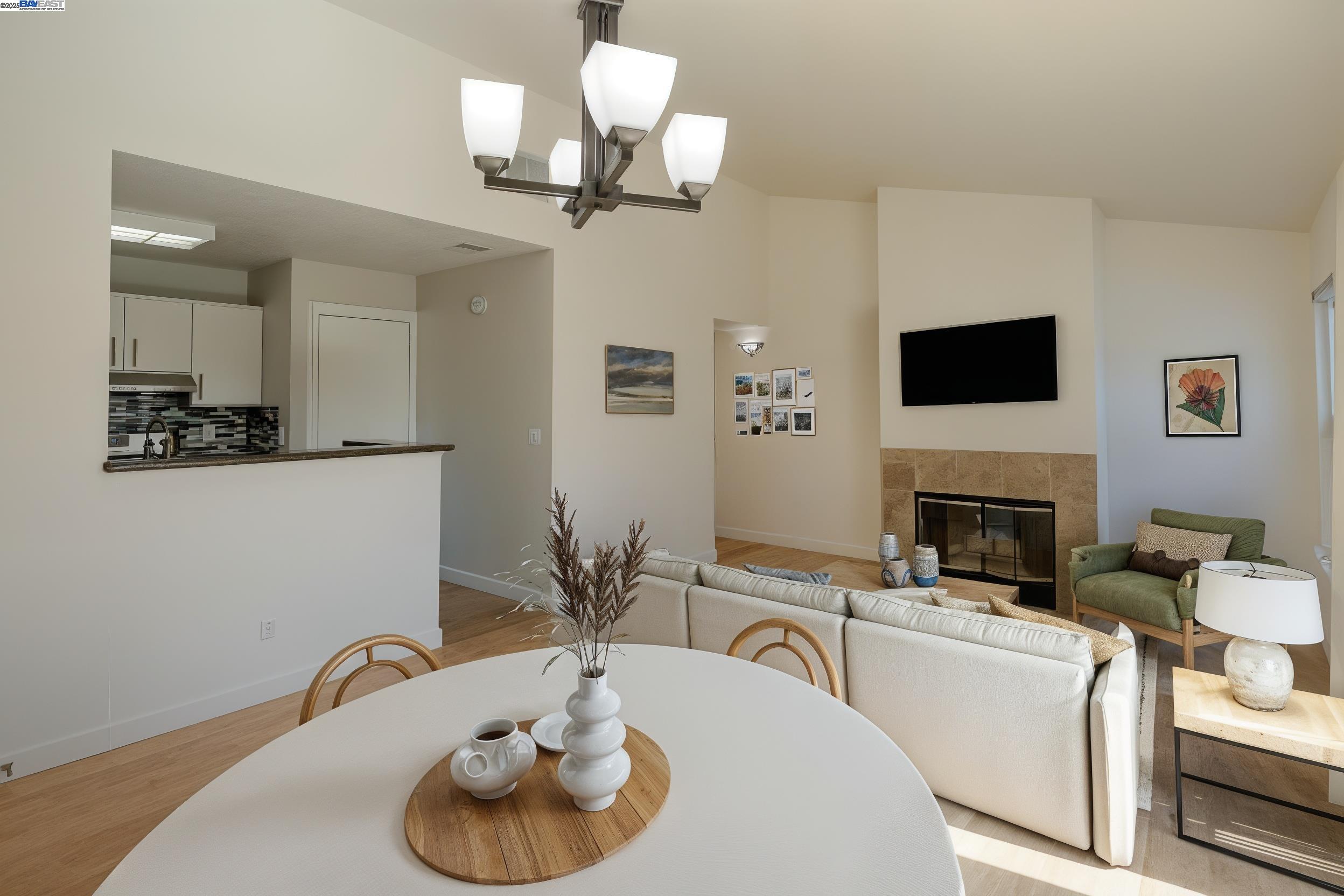 Photo #5: 41112514 Listing 
