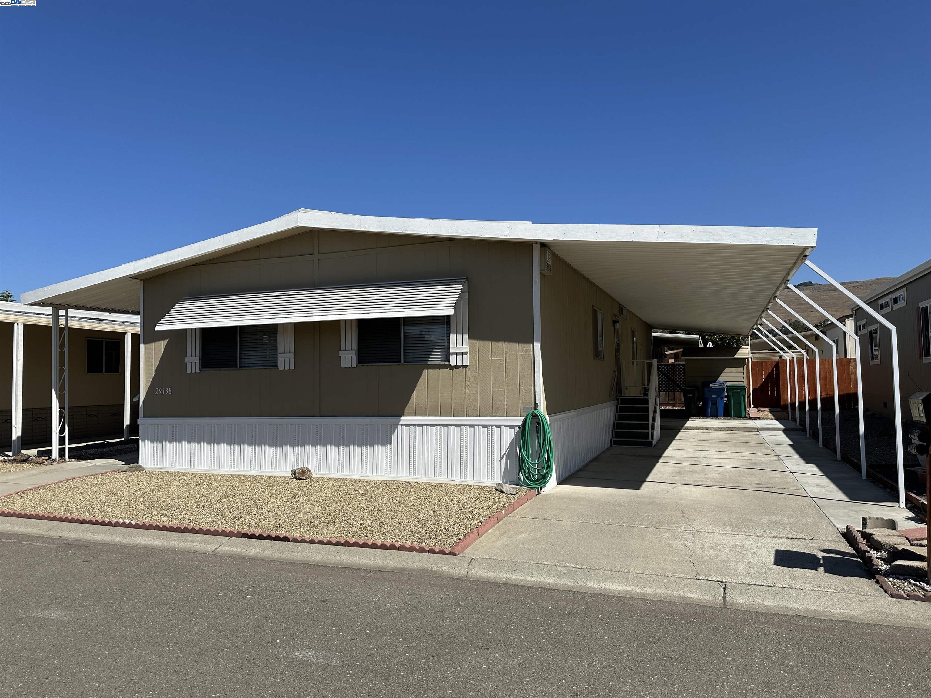 Detail Gallery Image 2 of 29 For 29138 Delgado Rd., Hayward,  CA 94544 - 2 Beds | 2 Baths