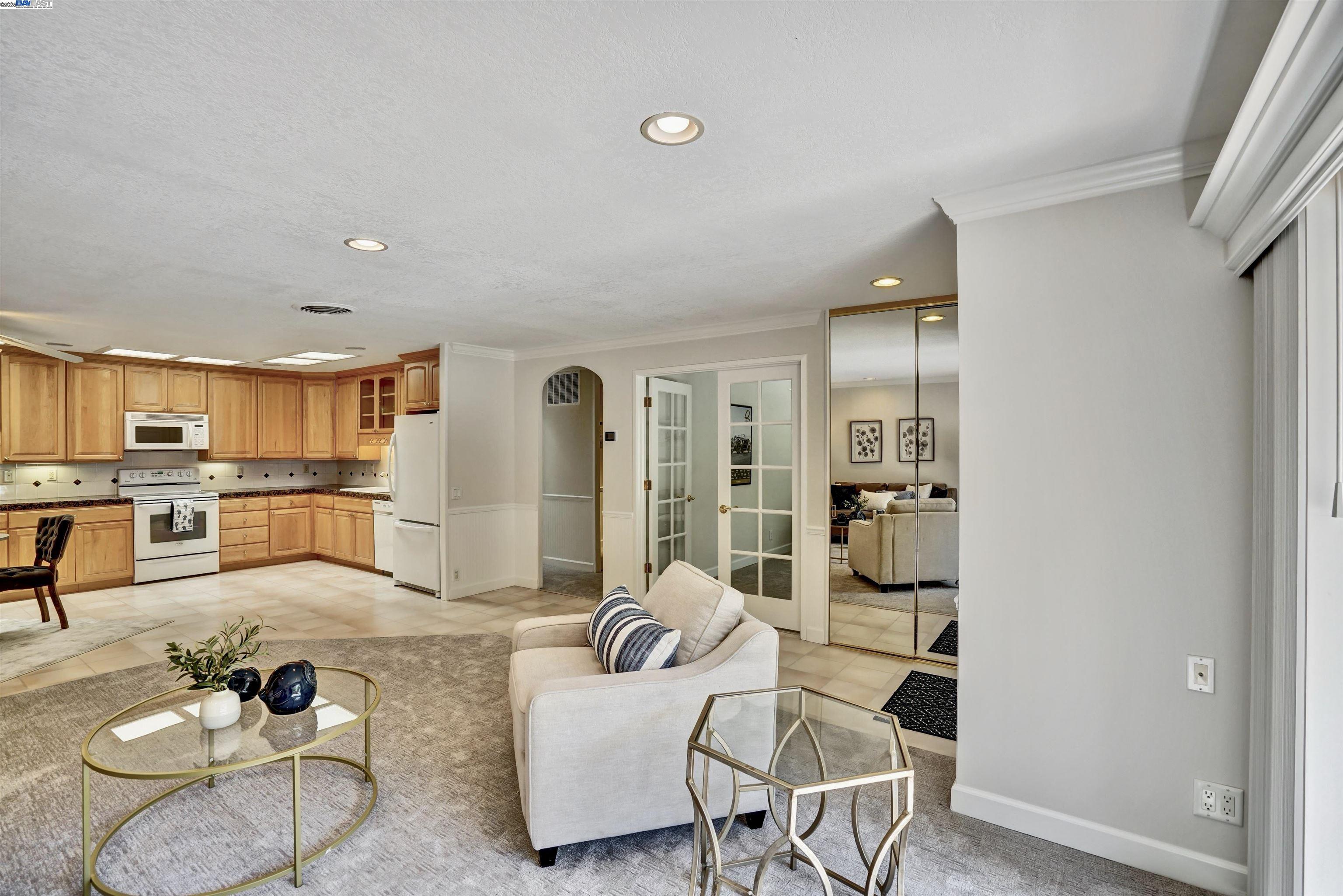 Photo #2: 41112524 Listing 