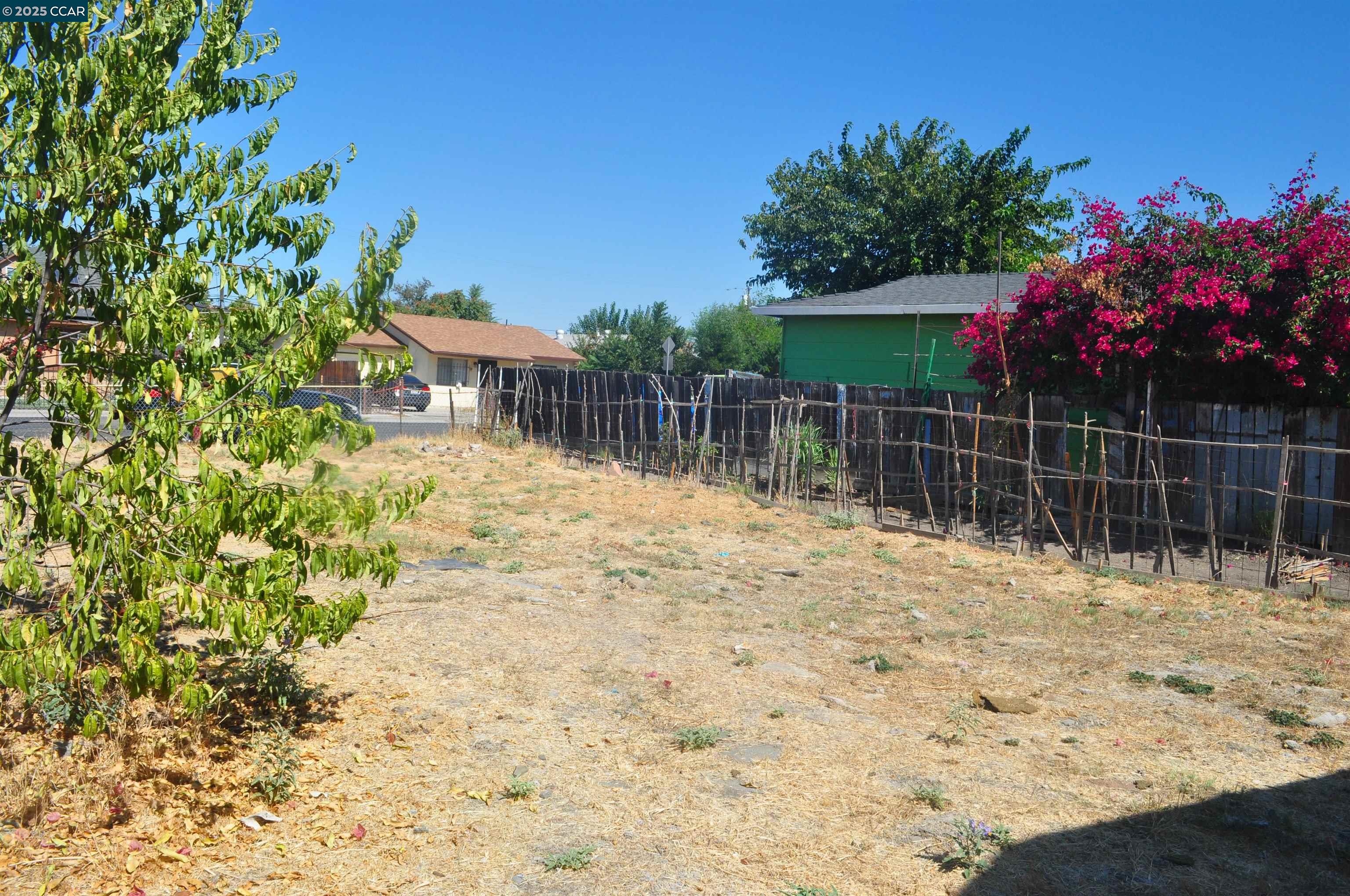 Detail Gallery Image 9 of 10 For 220 Delhi Ave, Stockton,  CA 95206 - – Beds | – Baths