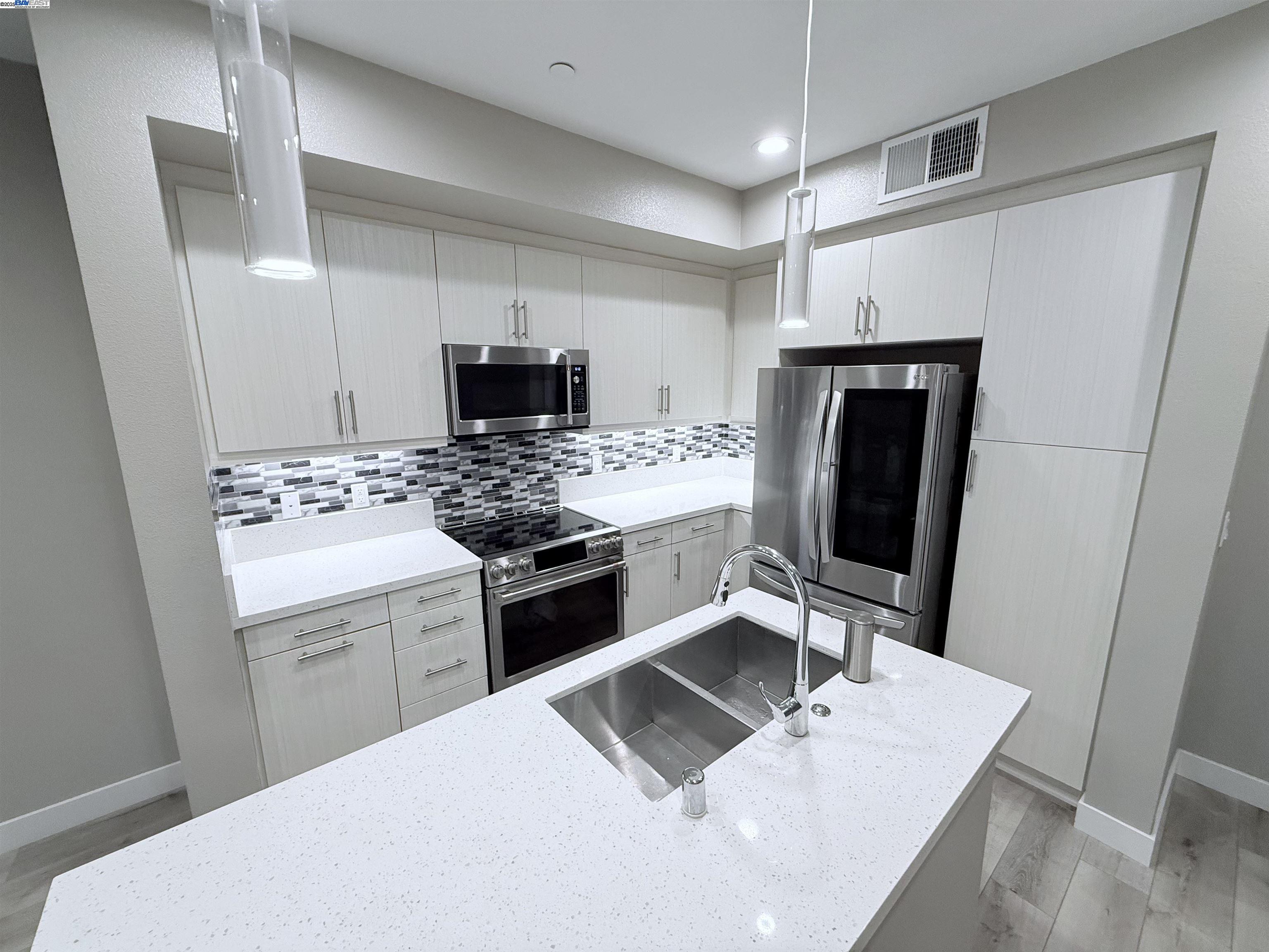 Photo #7: 41112527 Listing: Photo #7