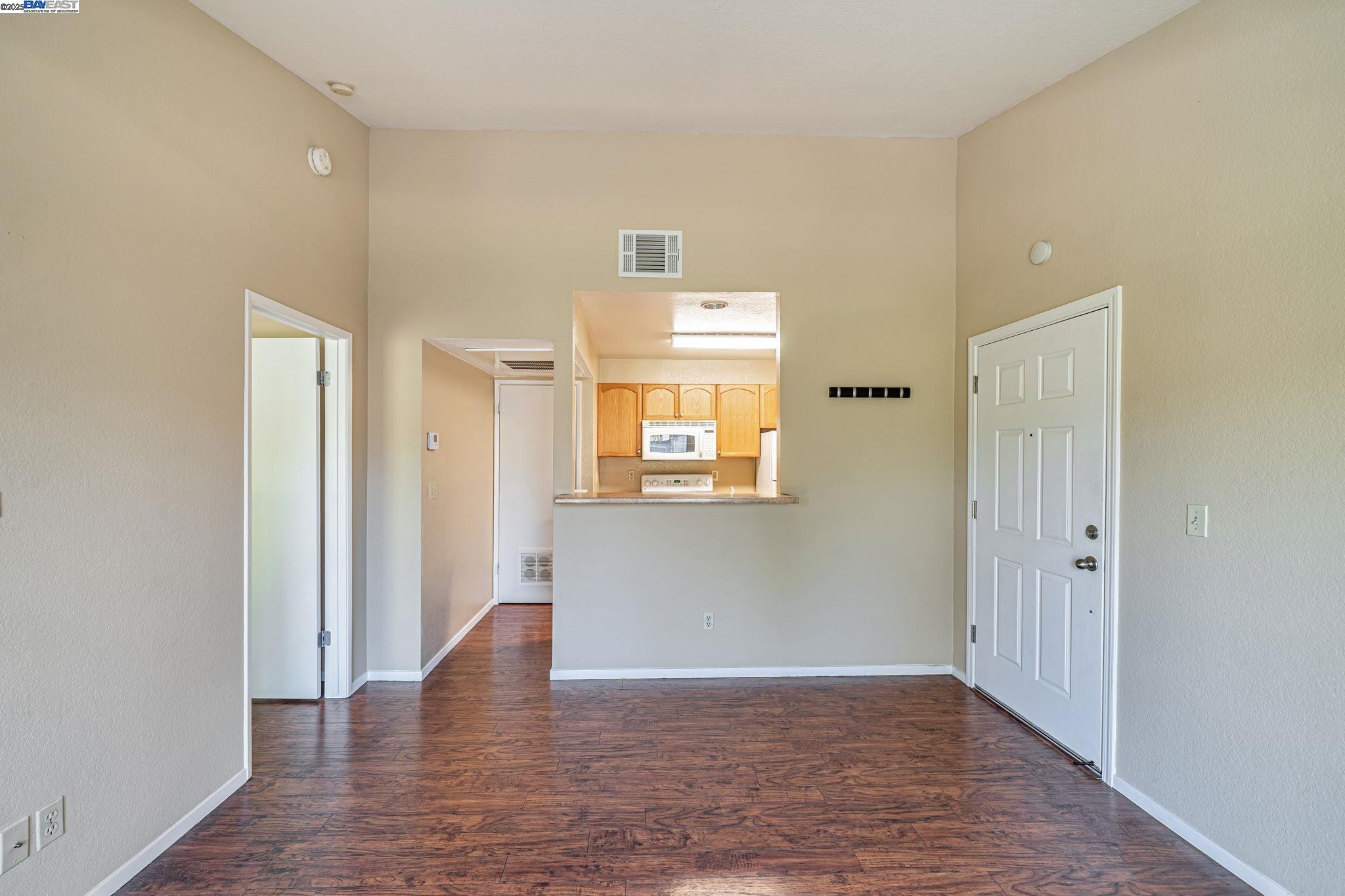 Photo #12: 41112537 Listing: Photo #12