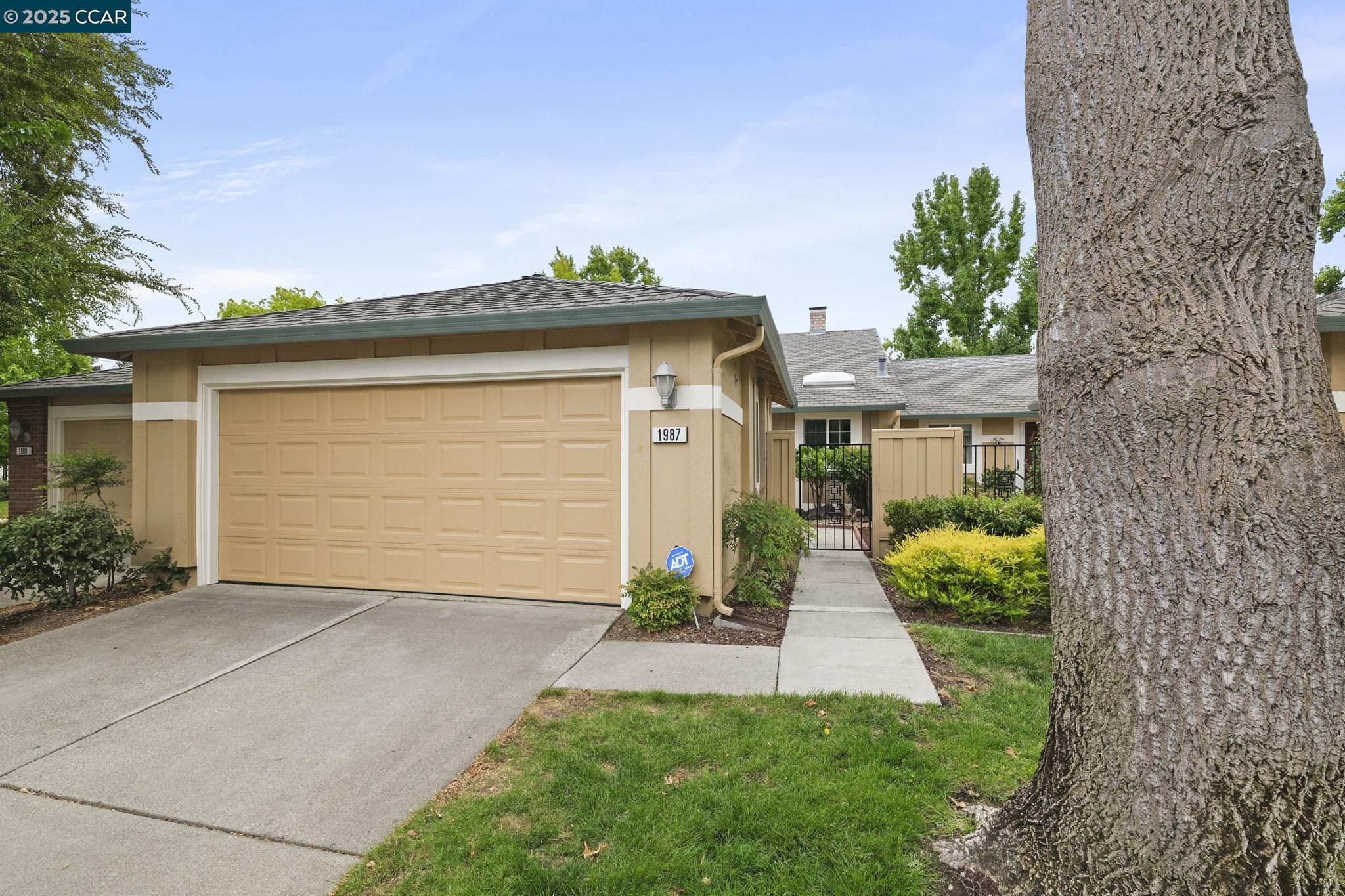 Photo #2: 41112542 Listing 