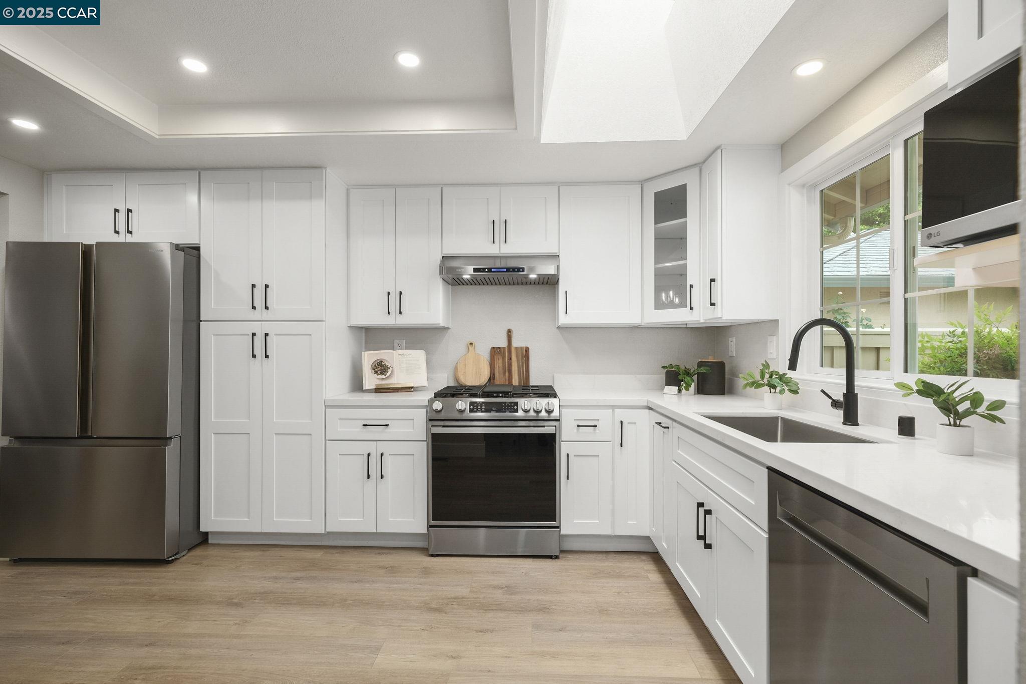 Photo #5: 41112542 Listing 
