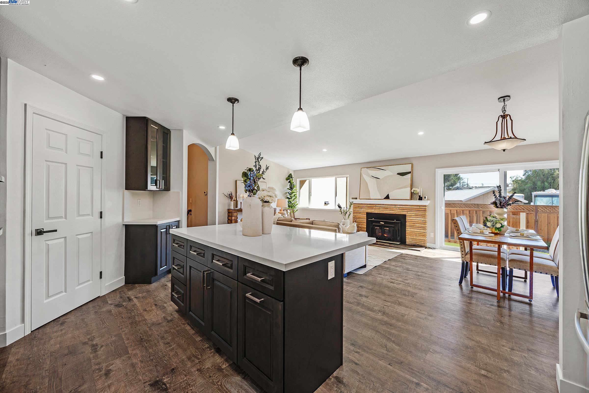 Detail Gallery Image 13 of 44 For 888 Laguna St, Livermore,  CA 94550 - 4 Beds | 3 Baths