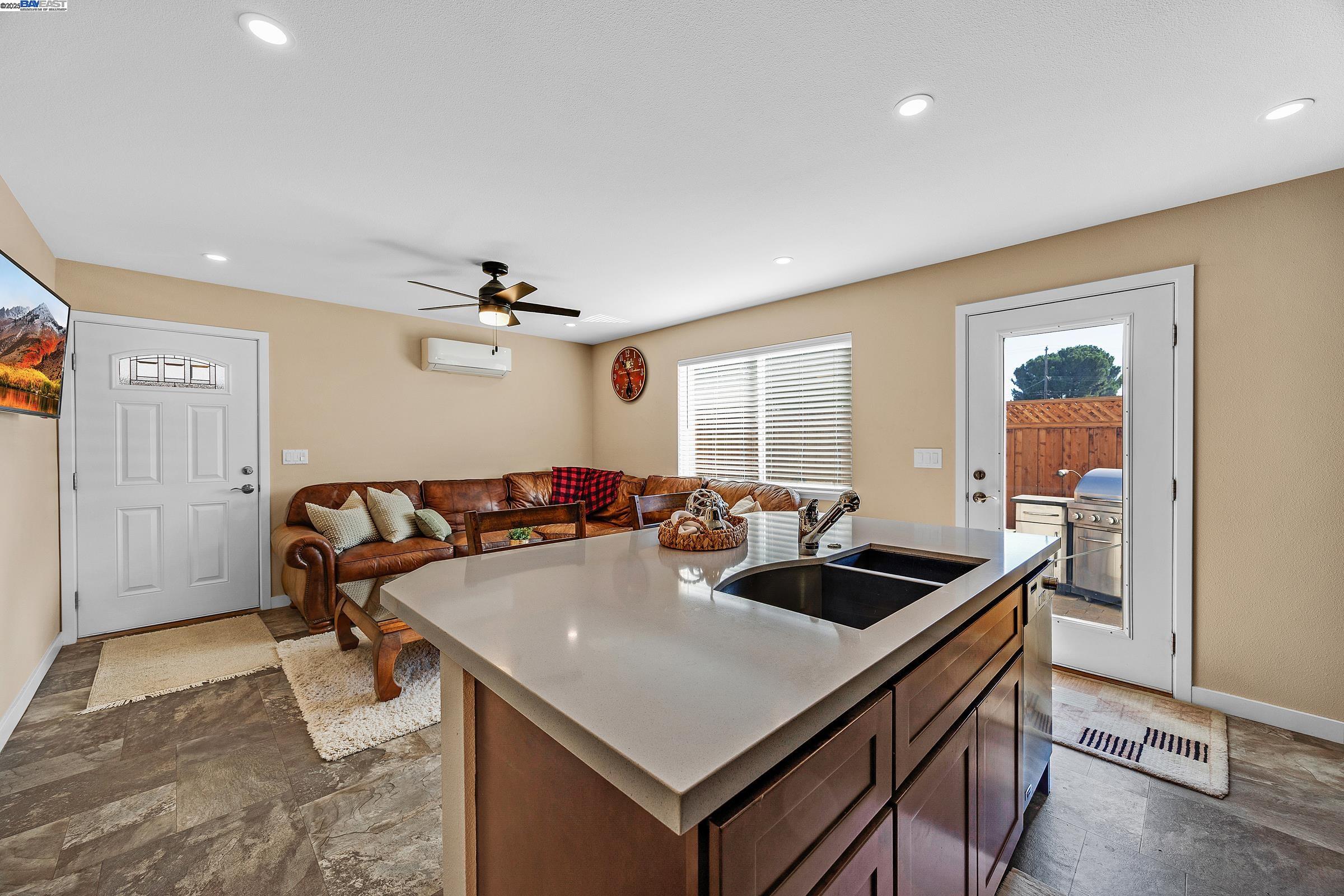 Detail Gallery Image 32 of 43 For 888 Laguna St, Livermore,  CA 94550 - 4 Beds | 3 Baths