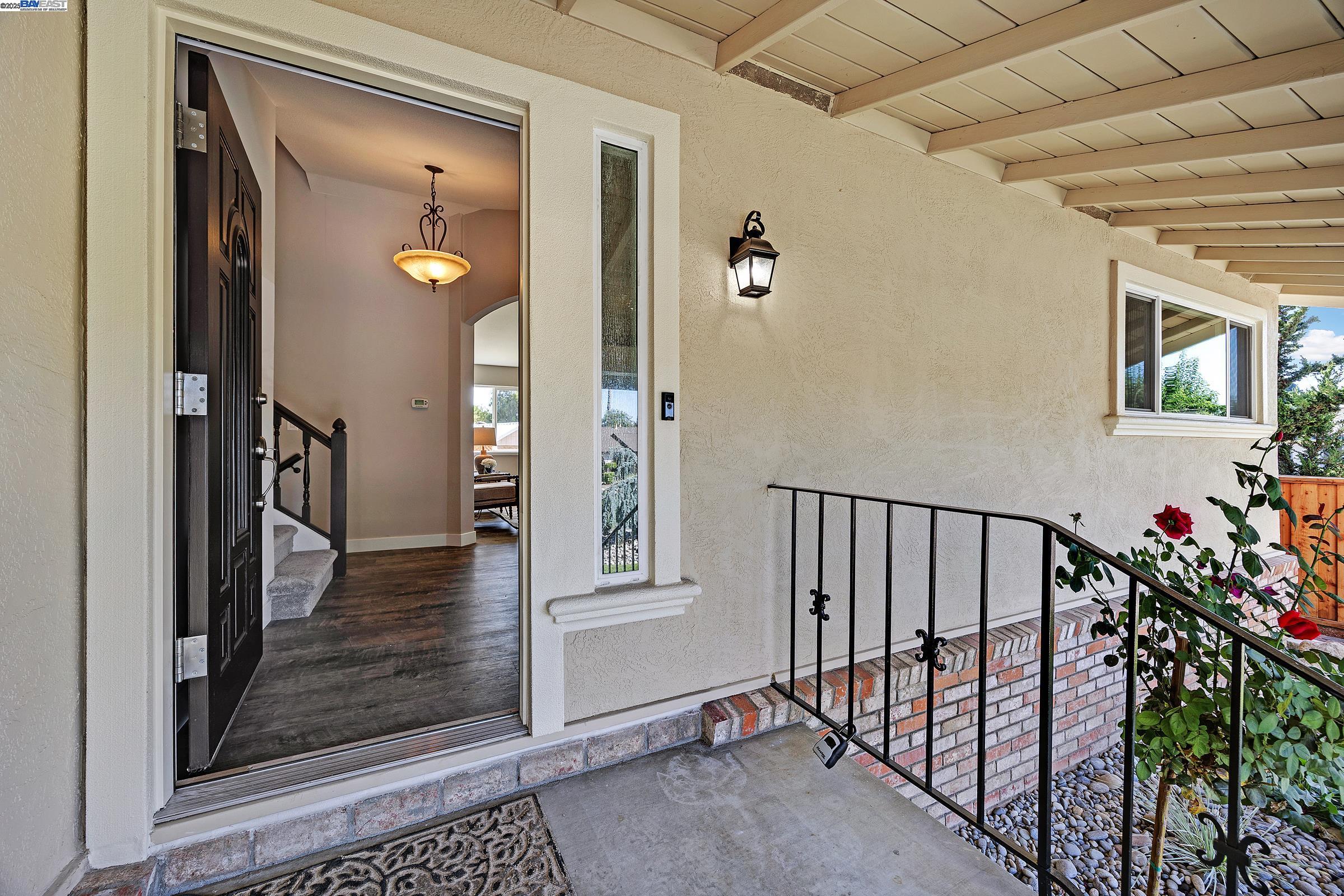 Detail Gallery Image 5 of 44 For 888 Laguna St, Livermore,  CA 94550 - 4 Beds | 3 Baths