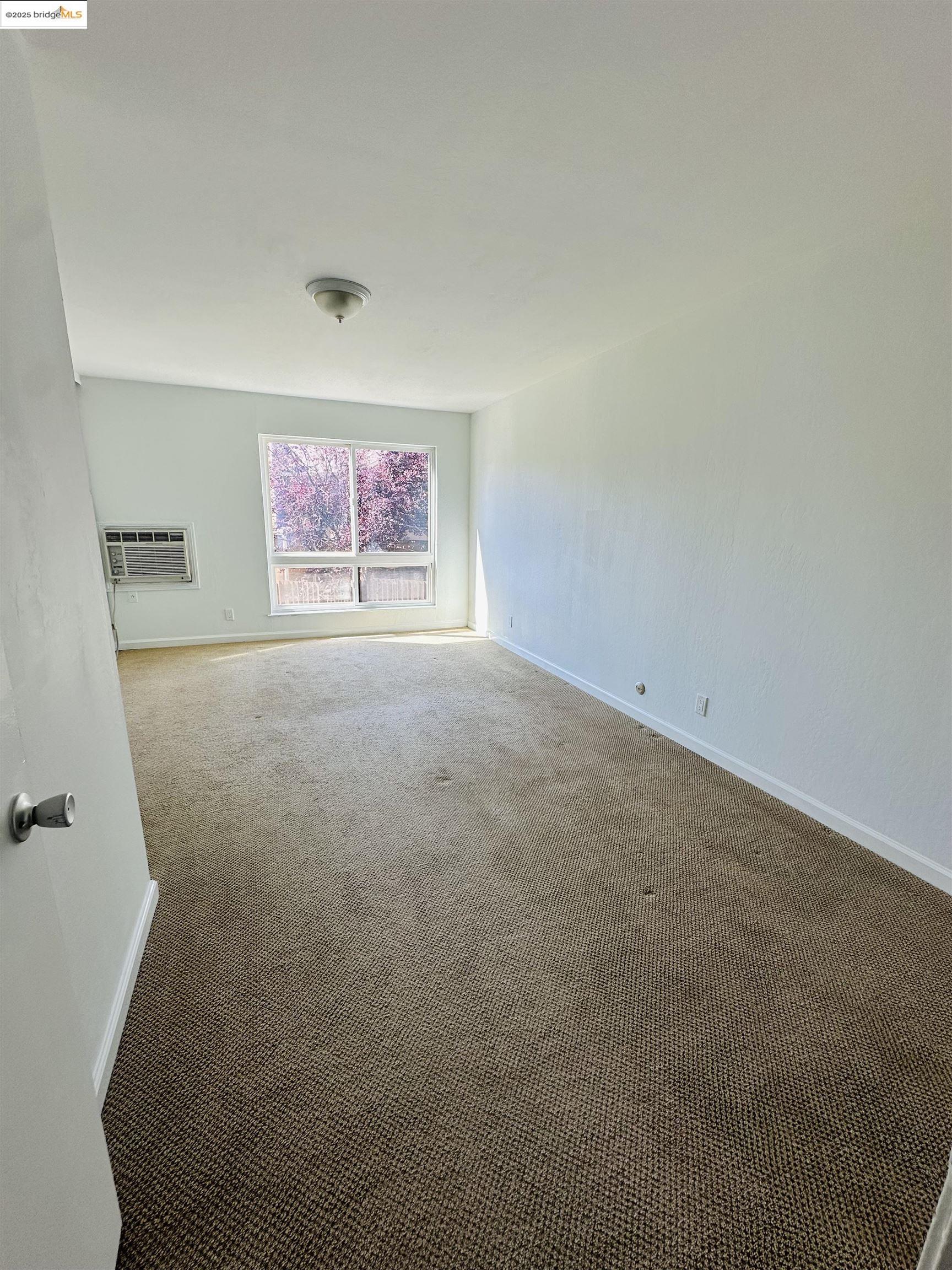 Photo #10: 41112553 Listing: Photo #10