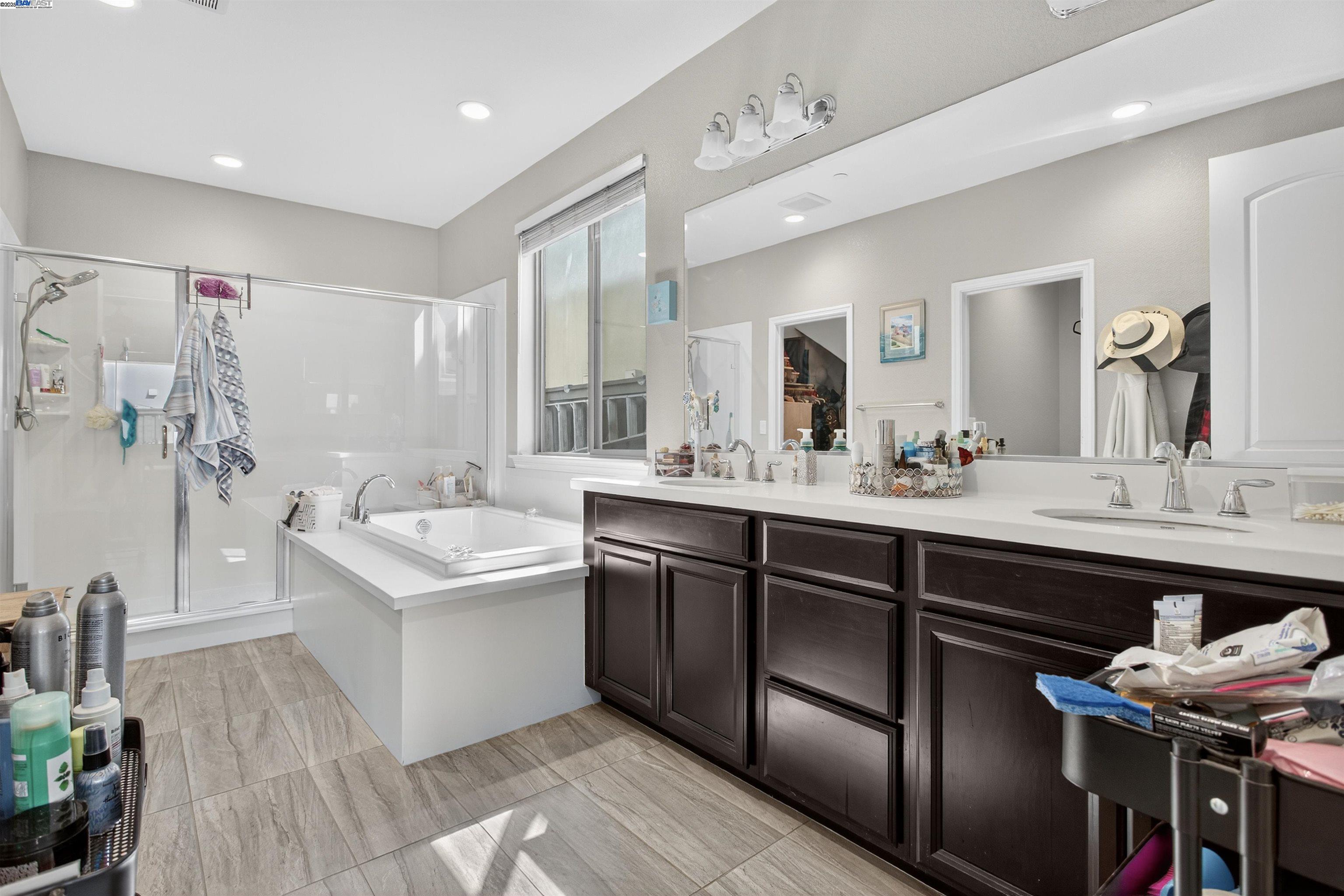 Detail Gallery Image 18 of 58 For 1787 Branson Court, Lathrop,  CA 95330 - 5 Beds | 4/1 Baths