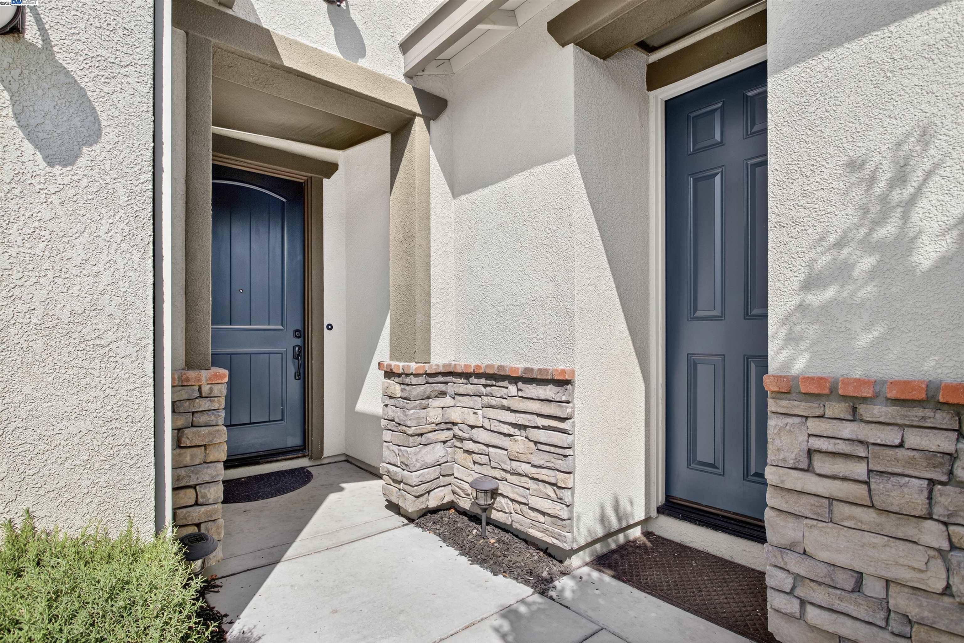 Detail Gallery Image 6 of 58 For 1787 Branson Court, Lathrop,  CA 95330 - 5 Beds | 4/1 Baths