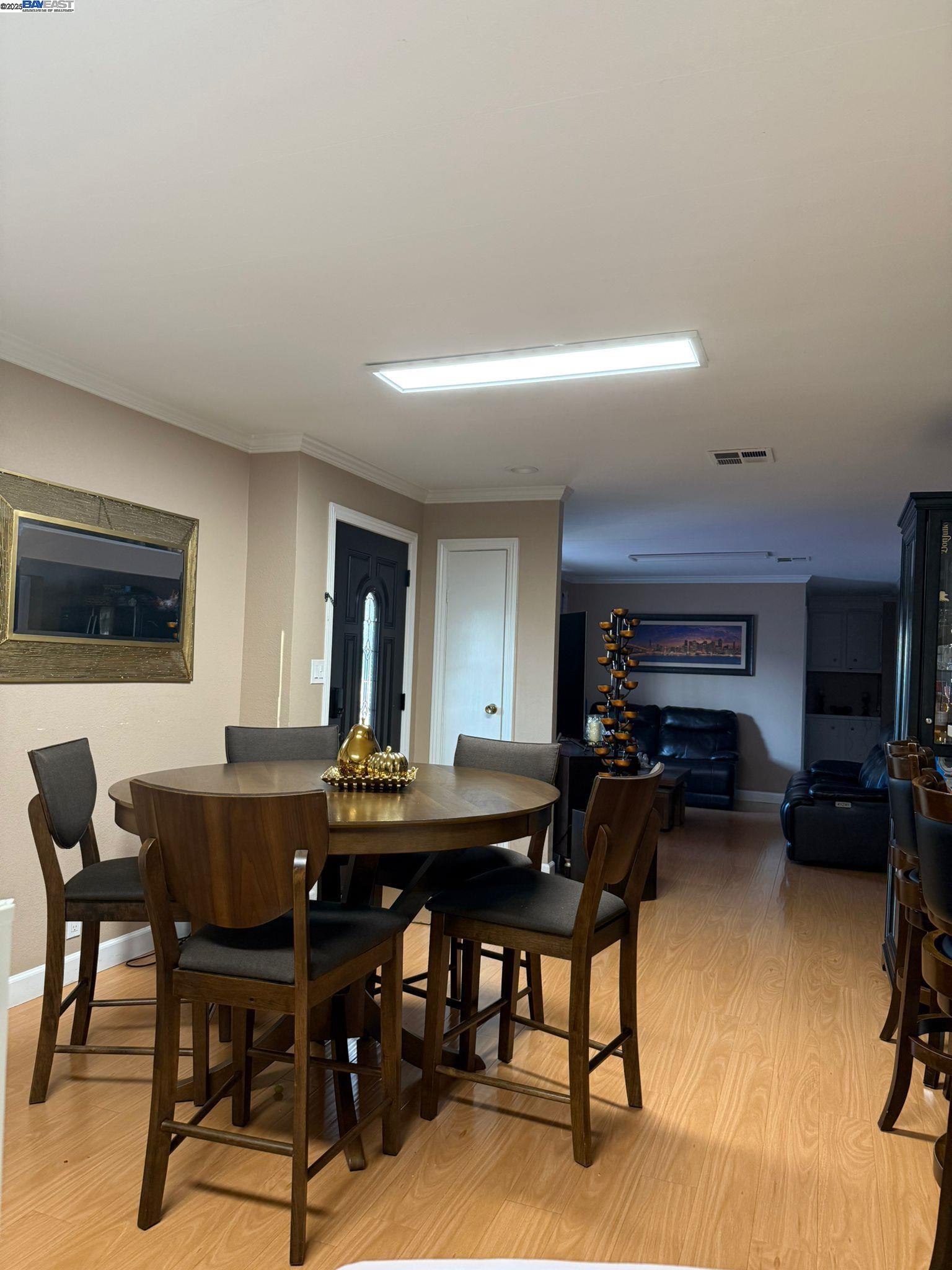 Detail Gallery Image 2 of 20 For 28290 Applegate, Hayward,  CA 94545 - 3 Beds | 2 Baths