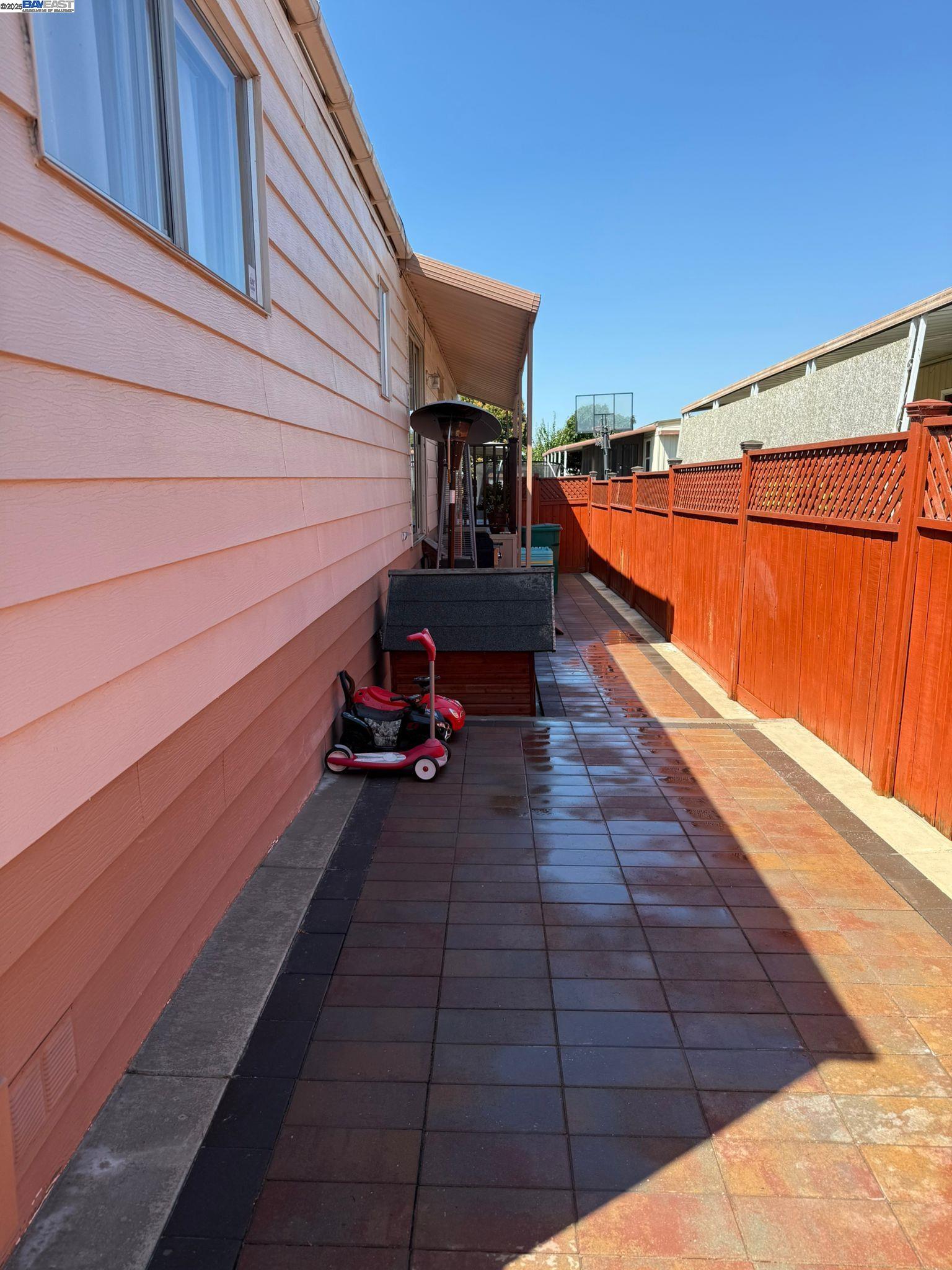 Detail Gallery Image 16 of 20 For 28290 Applegate, Hayward,  CA 94545 - 3 Beds | 2 Baths