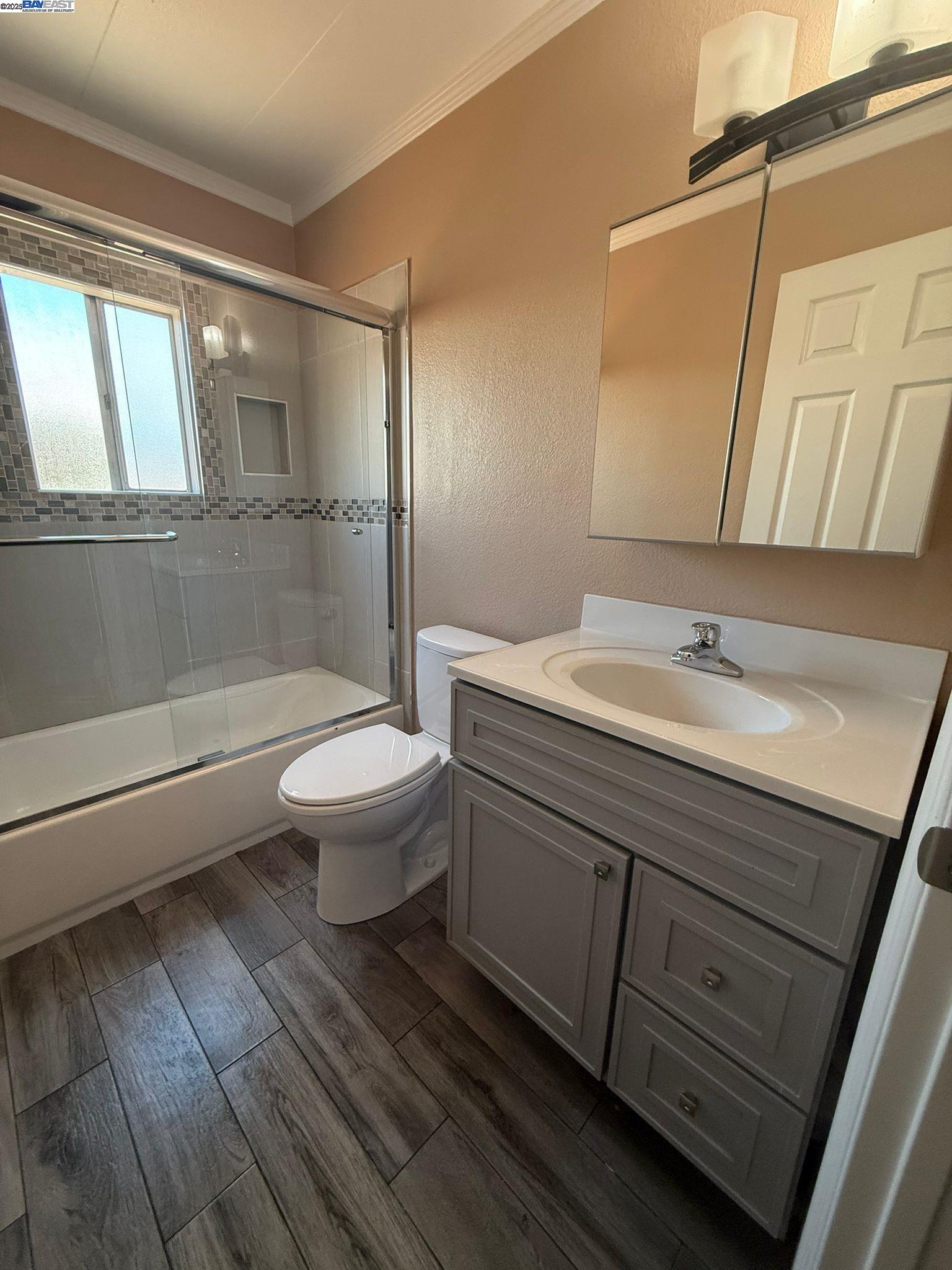 Detail Gallery Image 5 of 20 For 28290 Applegate, Hayward,  CA 94545 - 3 Beds | 2 Baths
