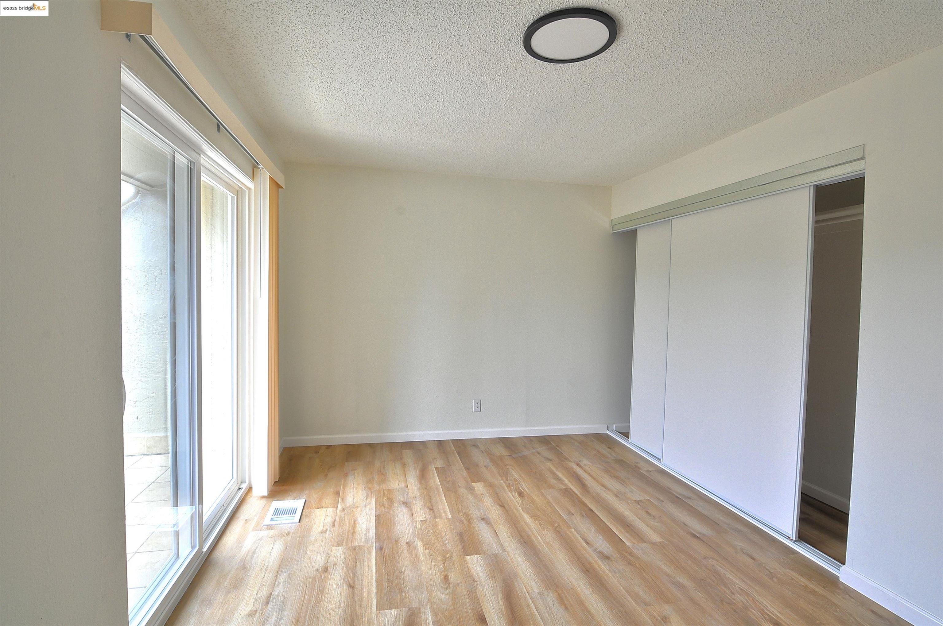 Detail Gallery Image 11 of 34 For 1604 E 19th St, Oakland,  CA 94606 - 3 Beds | 1/1 Baths