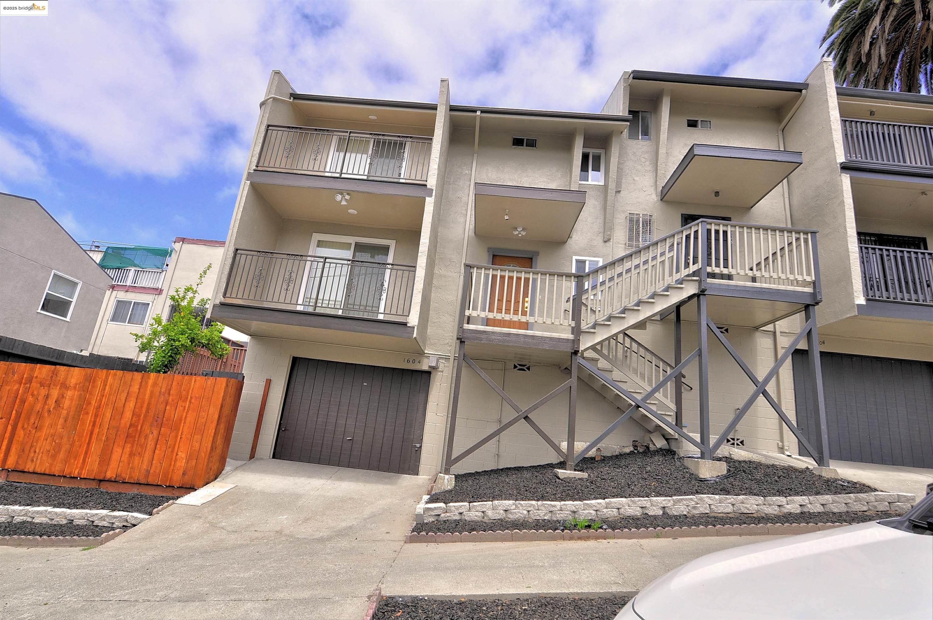 Detail Gallery Image 32 of 34 For 1604 E 19th St, Oakland,  CA 94606 - 3 Beds | 1/1 Baths