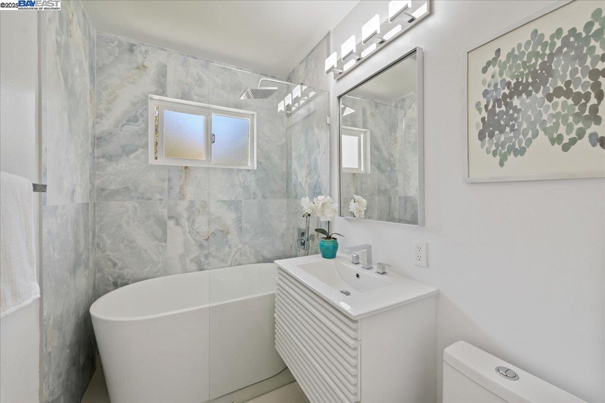 Detail Gallery Image 29 of 53 For 7606 Desertwood Ln, Pleasanton,  CA 94588 - 5 Beds | 2/1 Baths