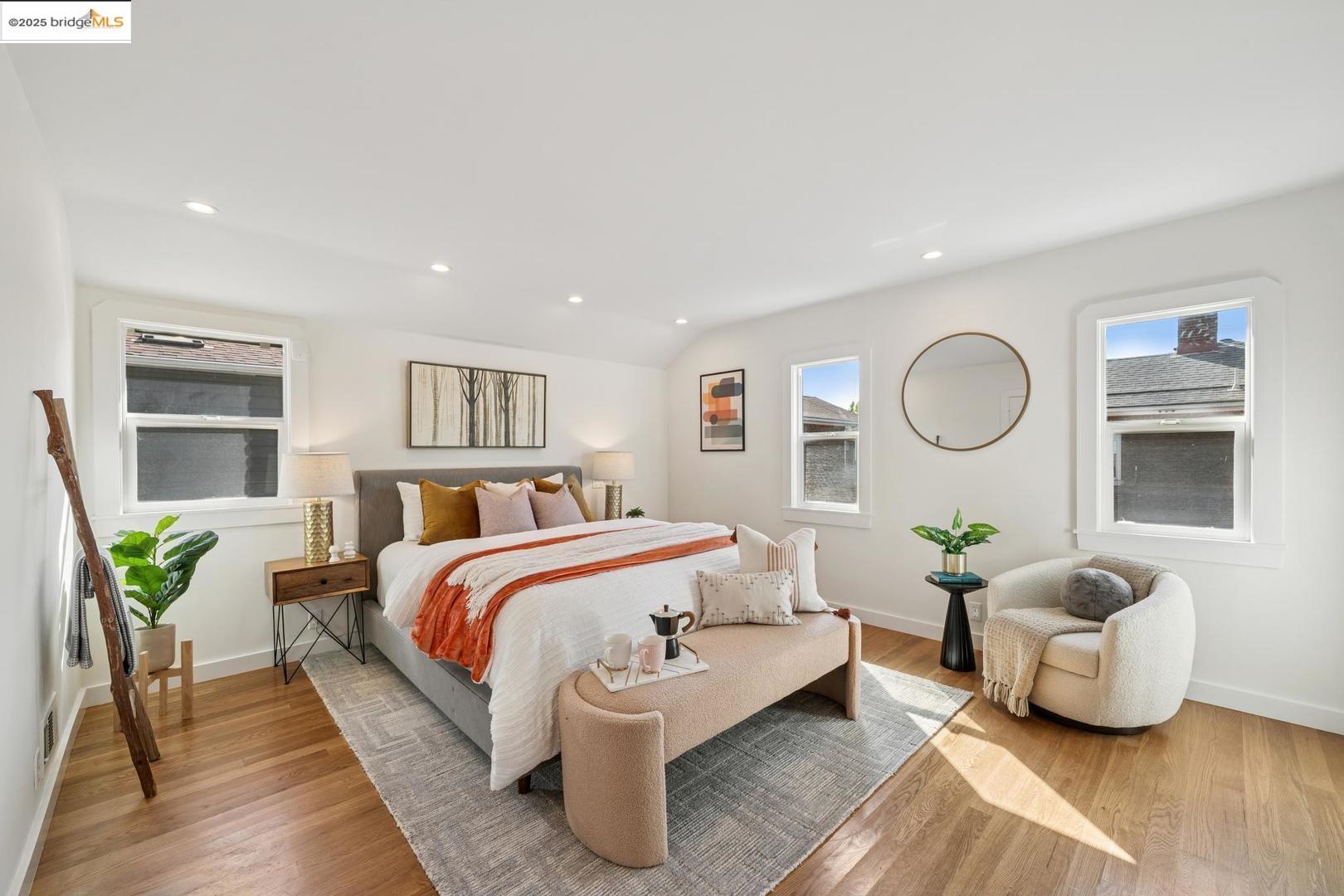 Detail Gallery Image 19 of 37 For 2417 Webster St, Berkeley,  CA 94705 - 5 Beds | 4 Baths