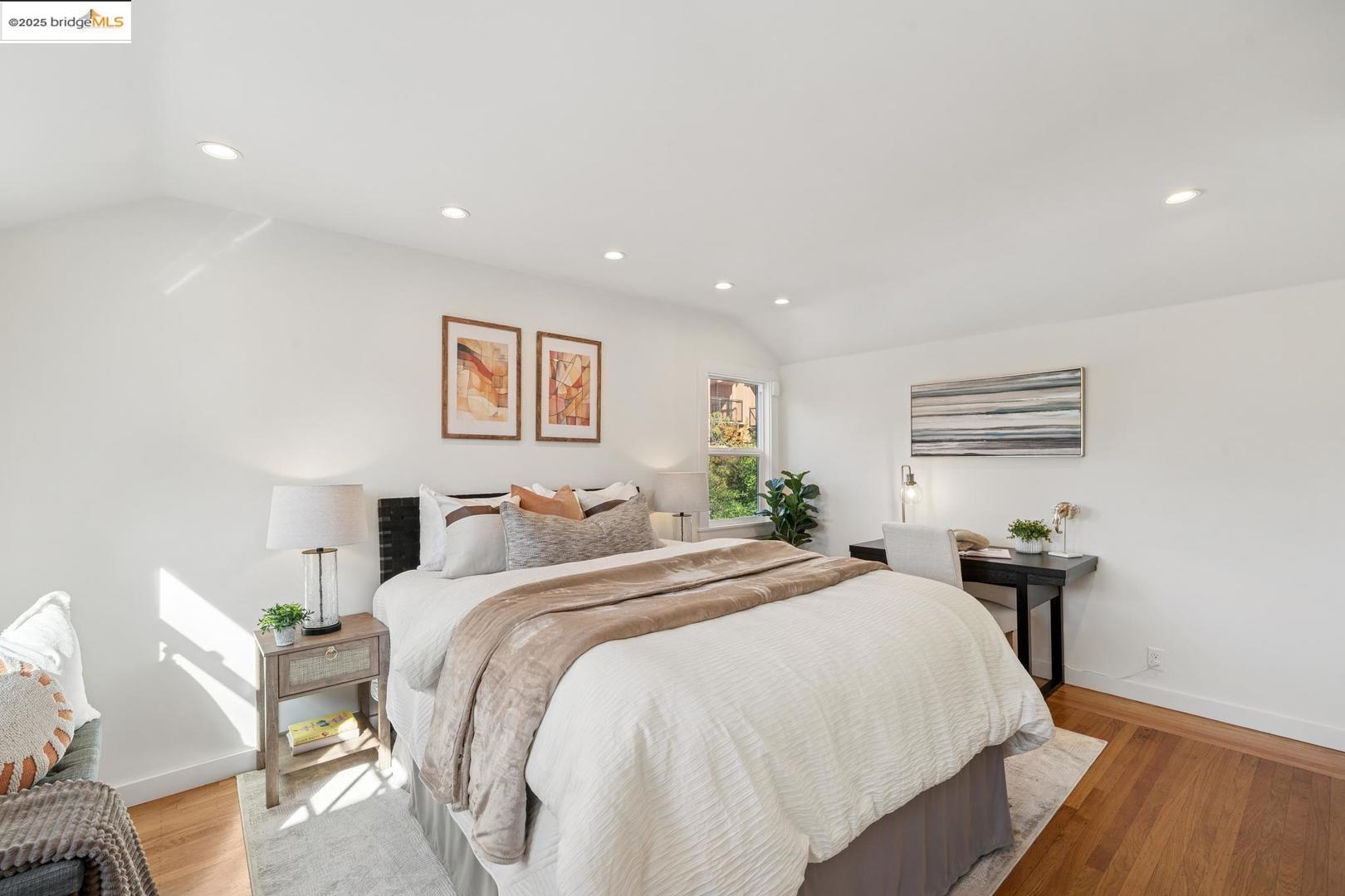 Detail Gallery Image 29 of 37 For 2417 Webster St, Berkeley,  CA 94705 - 5 Beds | 4 Baths