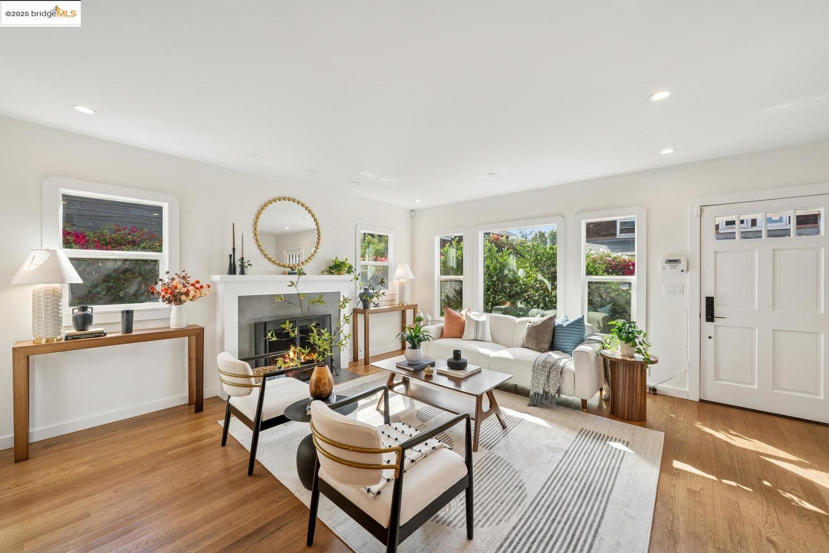 Detail Gallery Image 9 of 37 For 2417 Webster St, Berkeley,  CA 94705 - 5 Beds | 4 Baths