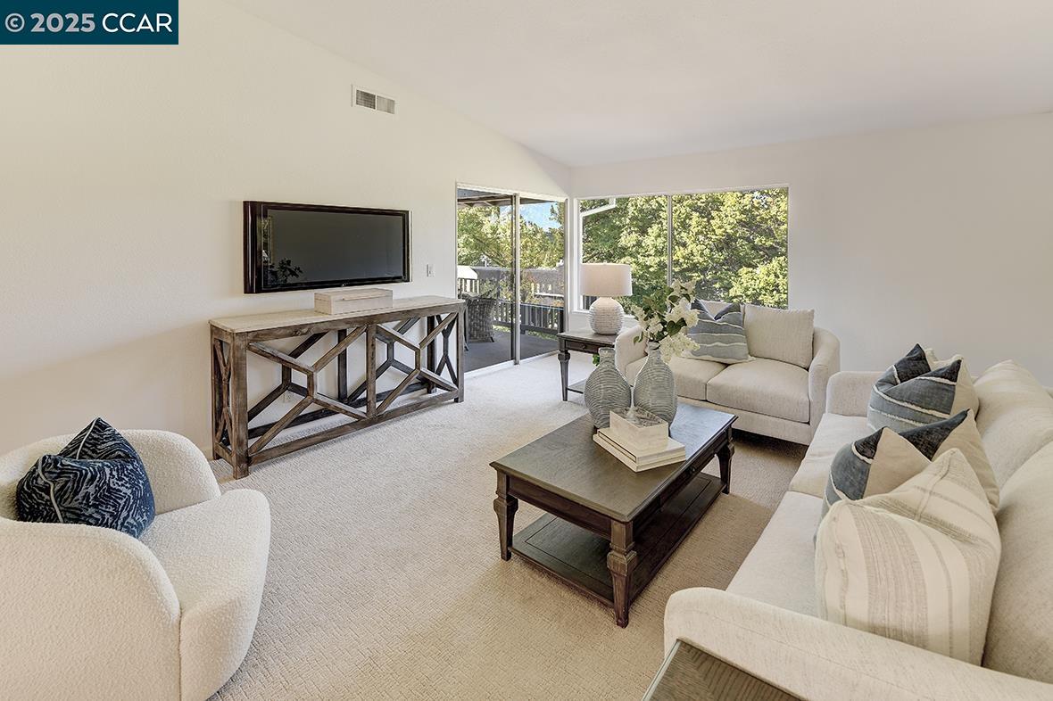 Photo #2: 41112578 Listing 