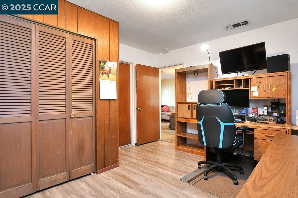 Detail Gallery Image 12 of 26 For 214 Don Carlos Avenue, Stockton,  CA 95210-1202 - 3 Beds | 1 Baths