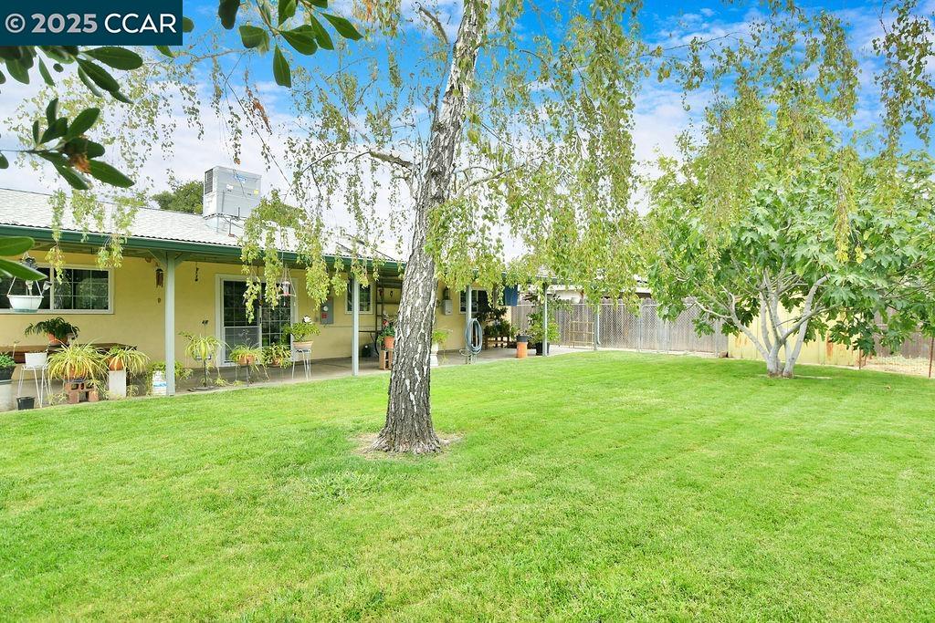 Detail Gallery Image 24 of 26 For 214 Don Carlos Avenue, Stockton,  CA 95210-1202 - 3 Beds | 1 Baths